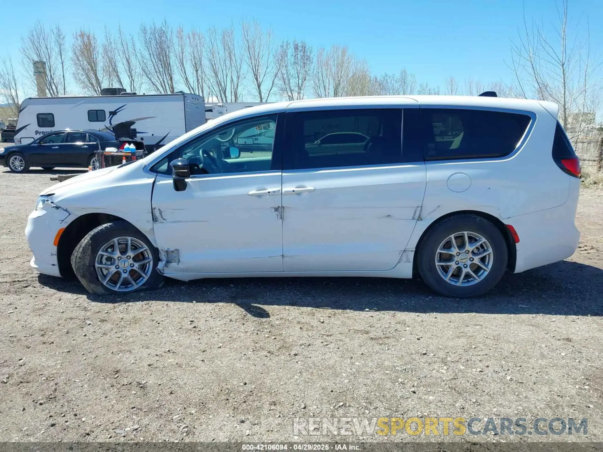 15 Photograph of a damaged car 2C4RC1BG4RR129831 CHRYSLER PACIFICA 2024