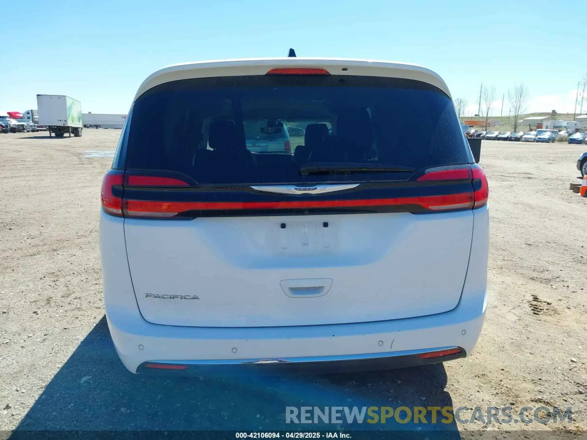17 Photograph of a damaged car 2C4RC1BG4RR129831 CHRYSLER PACIFICA 2024