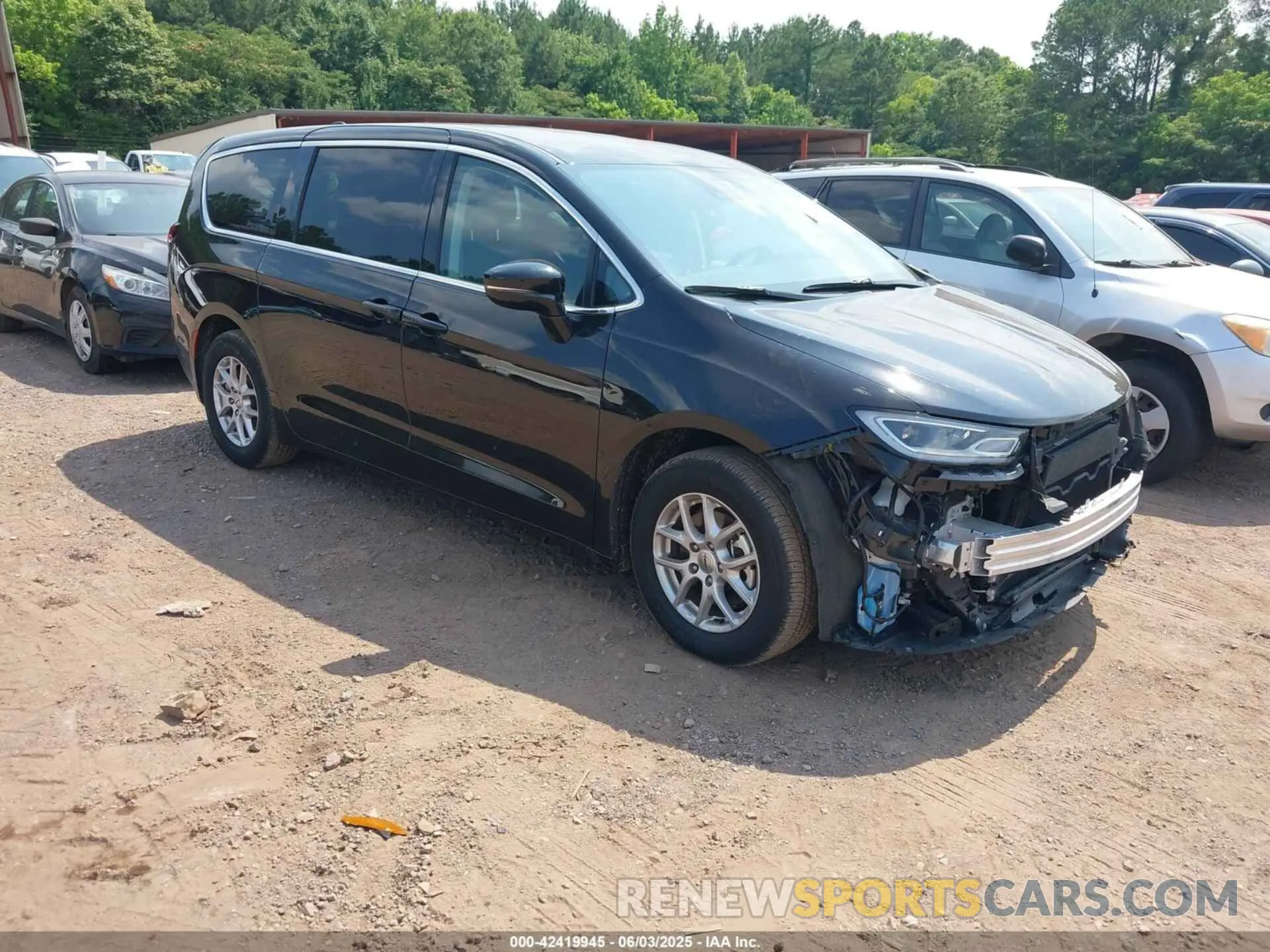 1 Photograph of a damaged car 2C4RC1BG4RR136438 CHRYSLER PACIFICA 2024