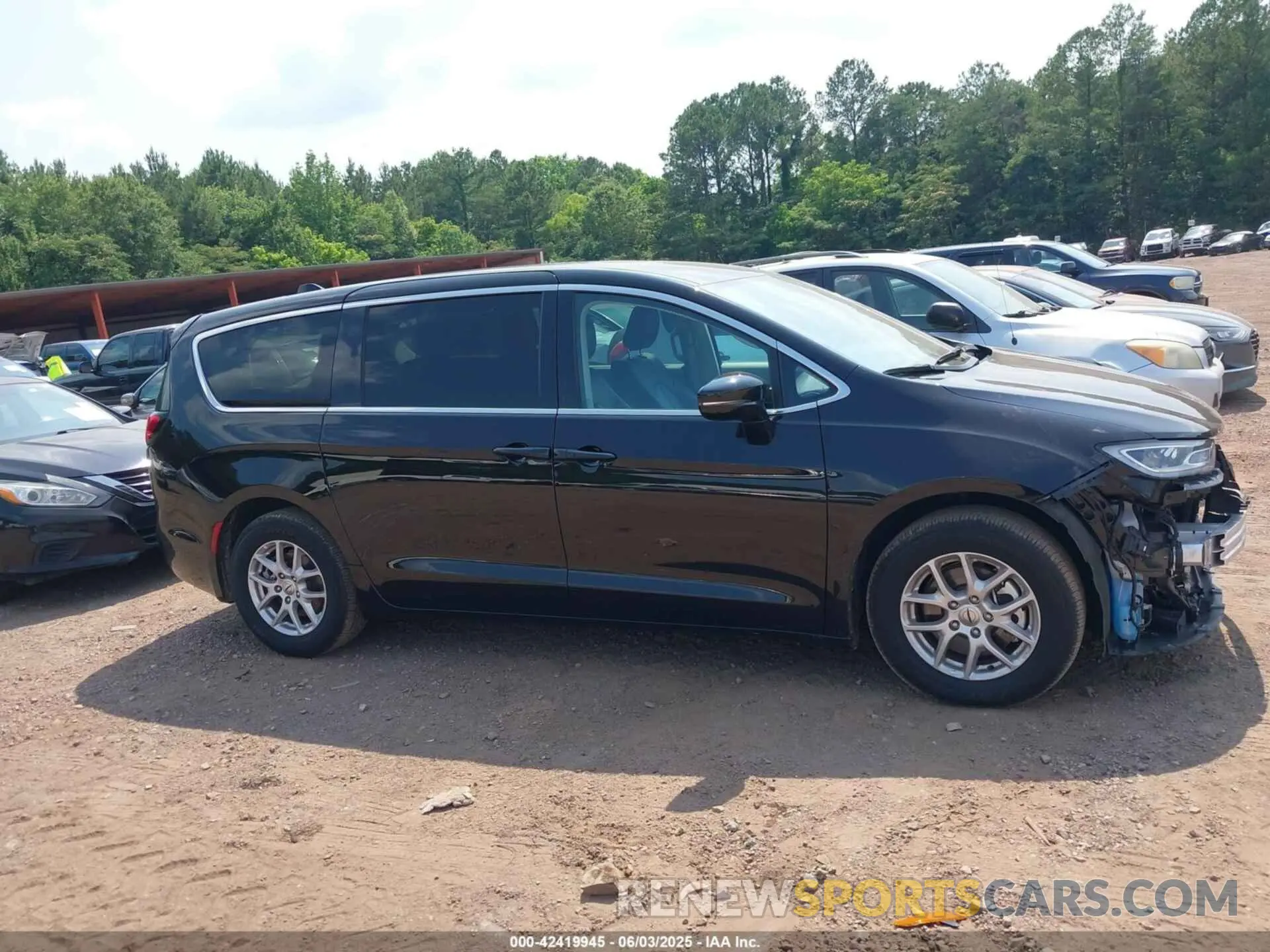 13 Photograph of a damaged car 2C4RC1BG4RR136438 CHRYSLER PACIFICA 2024