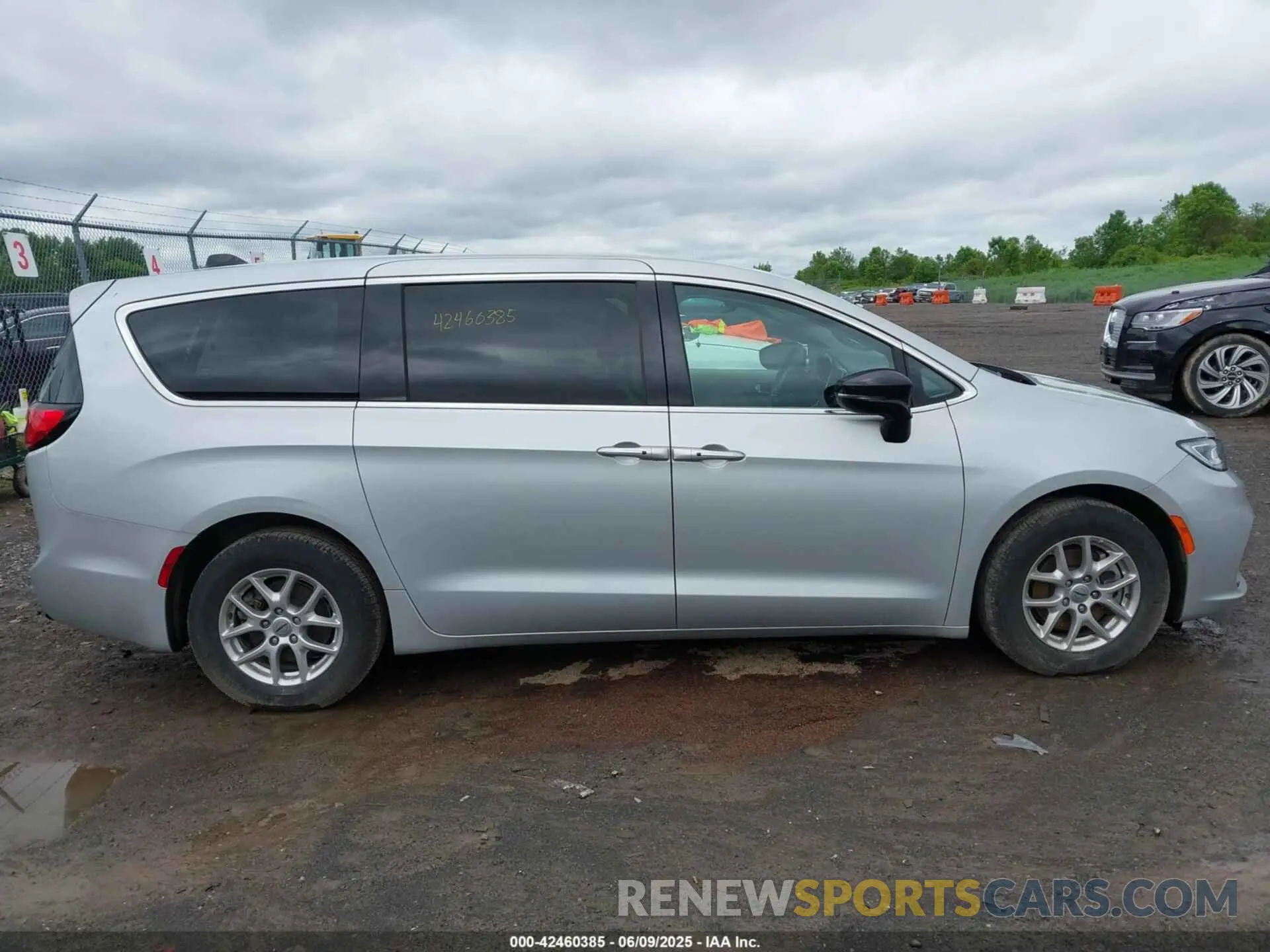 13 Photograph of a damaged car 2C4RC1BG4RR146483 CHRYSLER PACIFICA 2024