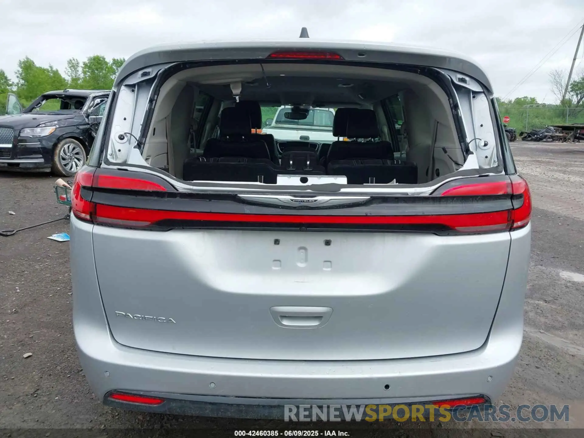 16 Photograph of a damaged car 2C4RC1BG4RR146483 CHRYSLER PACIFICA 2024