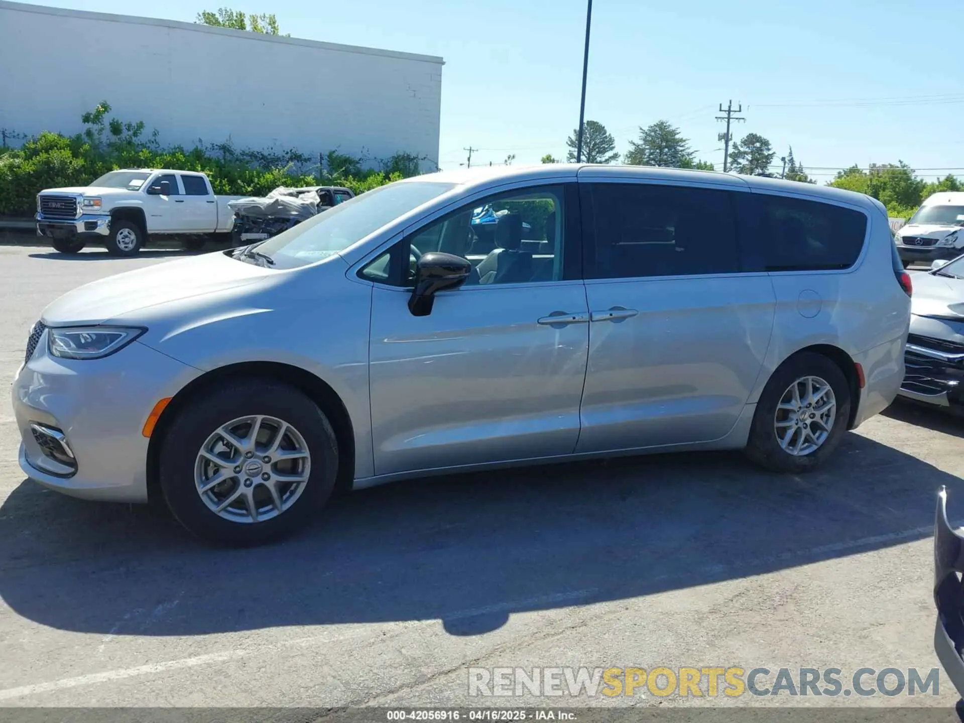 14 Photograph of a damaged car 2C4RC1BG4RR148377 CHRYSLER PACIFICA 2024