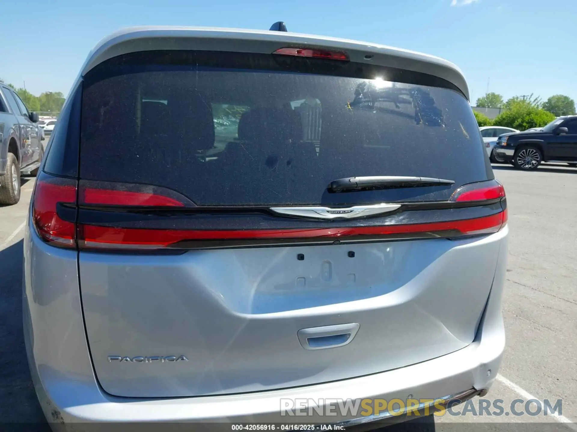 16 Photograph of a damaged car 2C4RC1BG4RR148377 CHRYSLER PACIFICA 2024