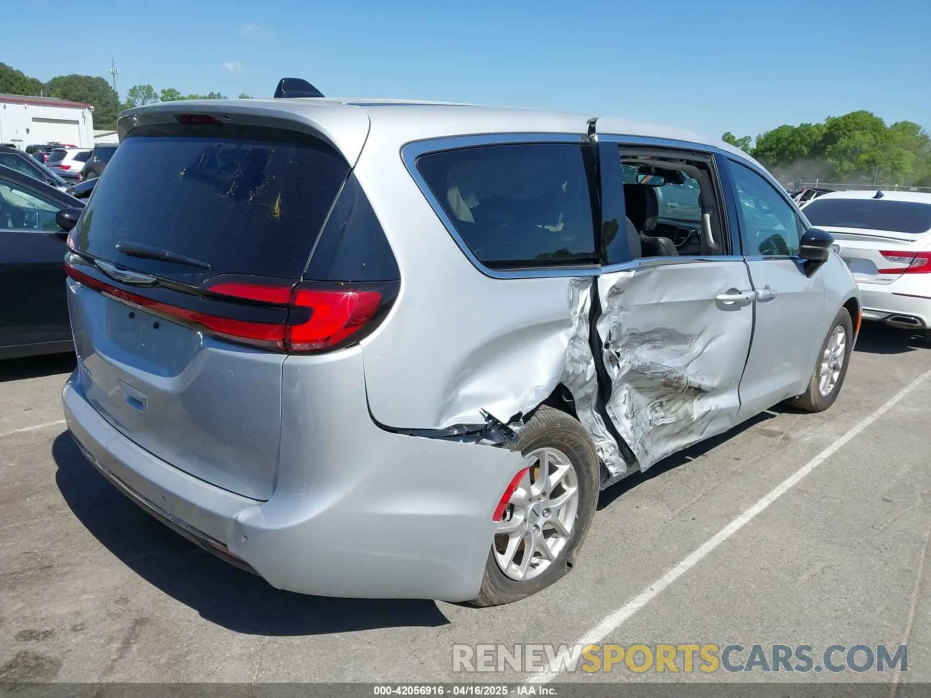 4 Photograph of a damaged car 2C4RC1BG4RR148377 CHRYSLER PACIFICA 2024