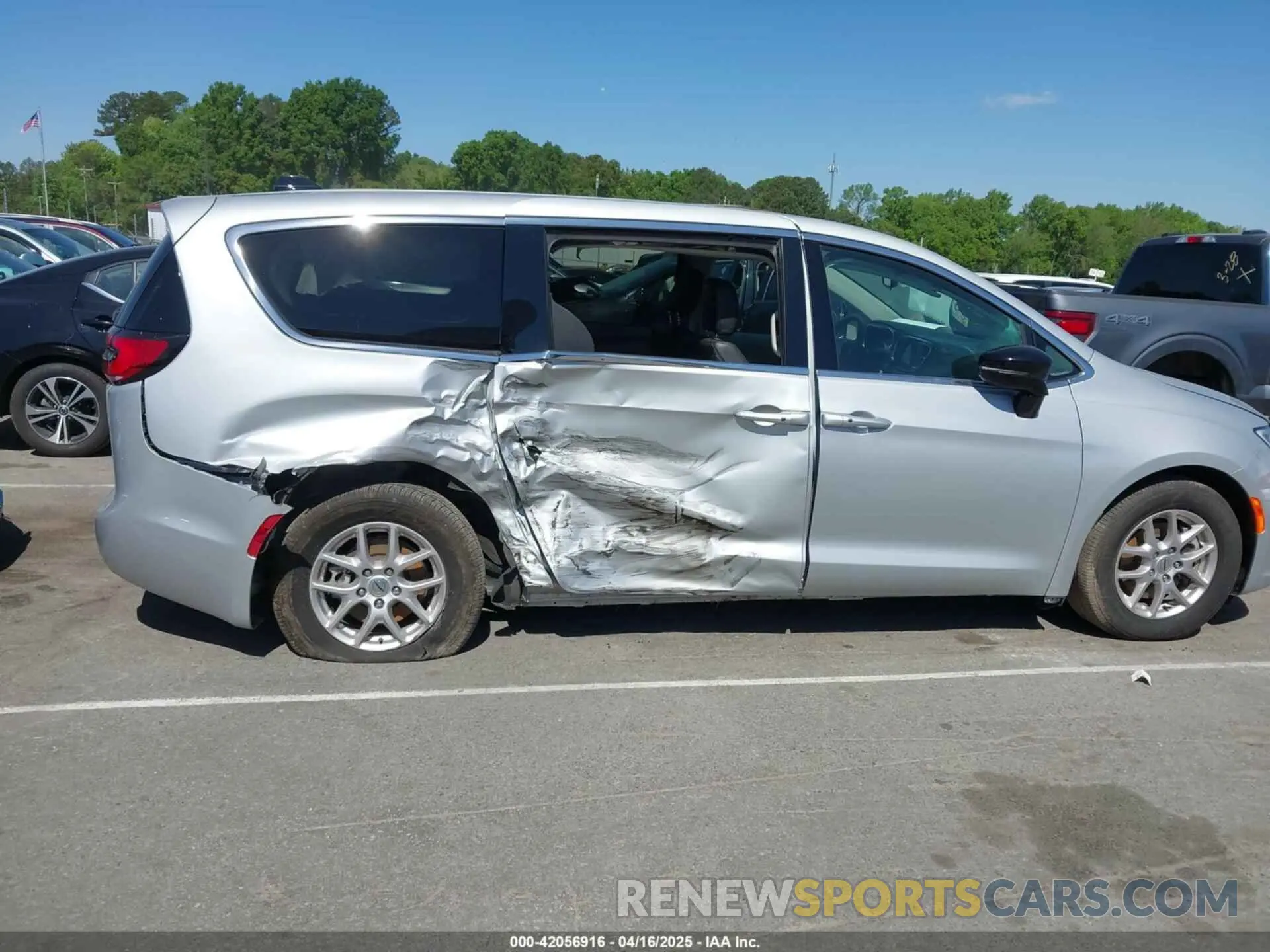 6 Photograph of a damaged car 2C4RC1BG4RR148377 CHRYSLER PACIFICA 2024