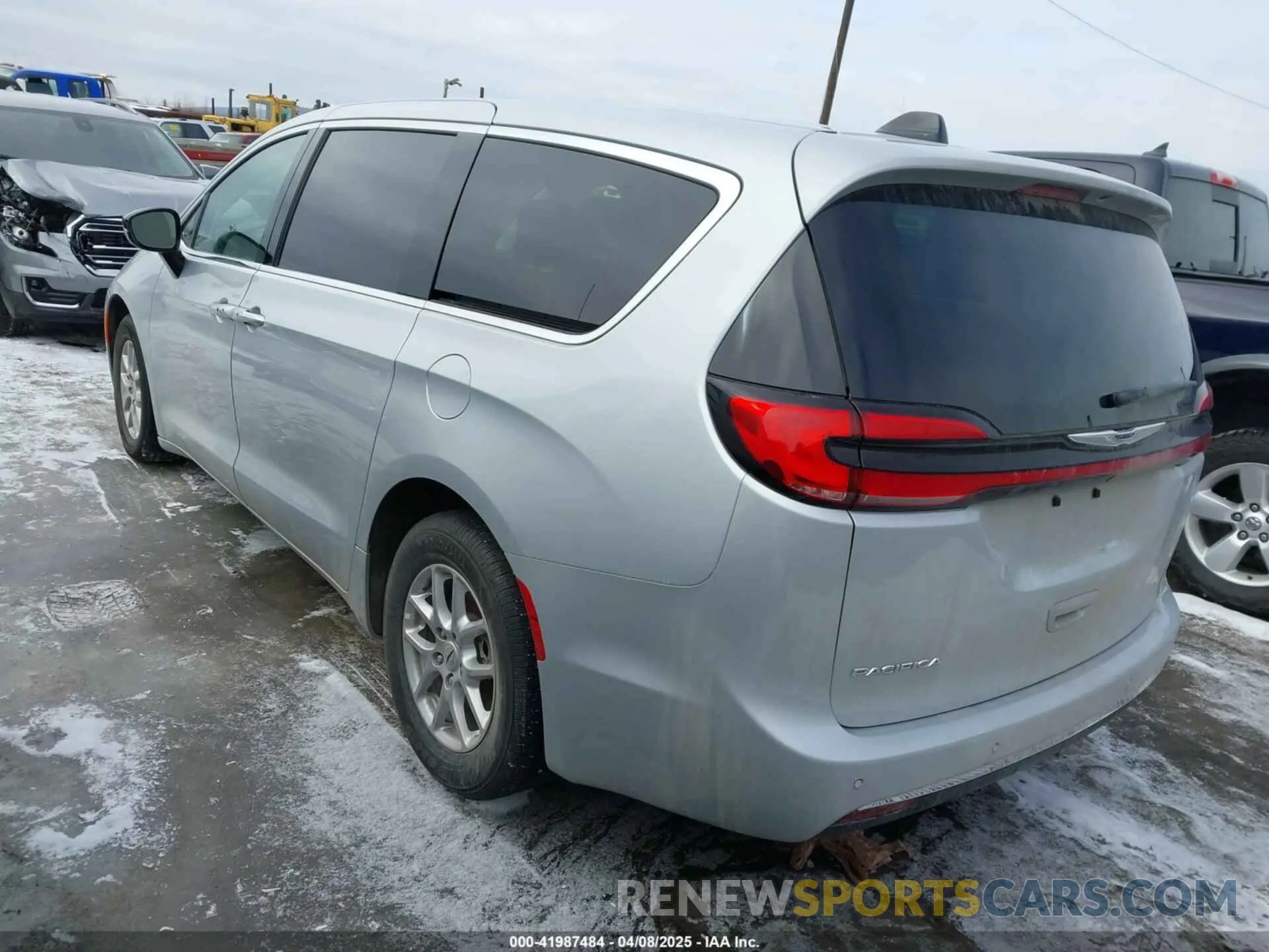 3 Photograph of a damaged car 2C4RC1BG4RR159301 CHRYSLER PACIFICA 2024