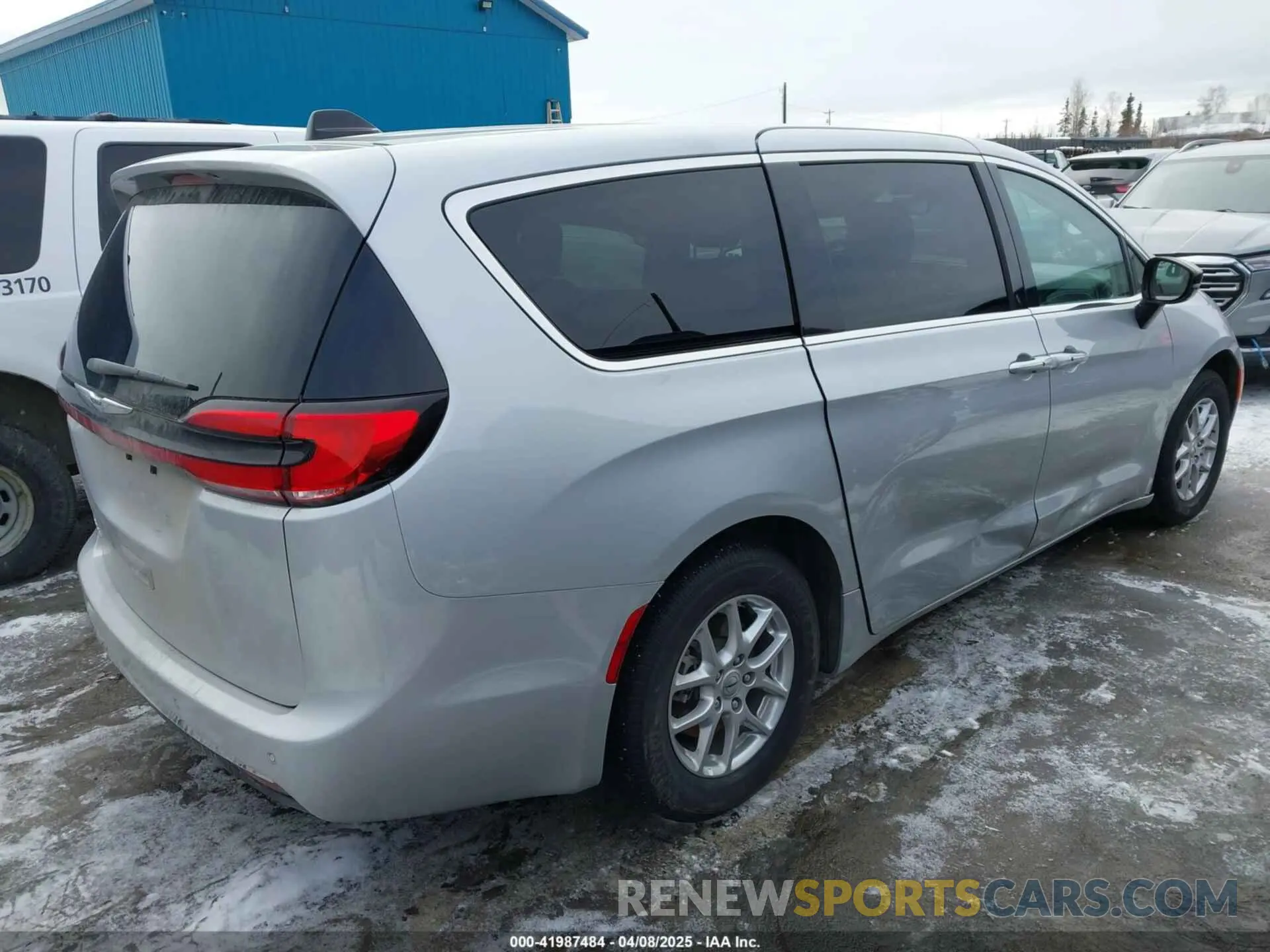 4 Photograph of a damaged car 2C4RC1BG4RR159301 CHRYSLER PACIFICA 2024