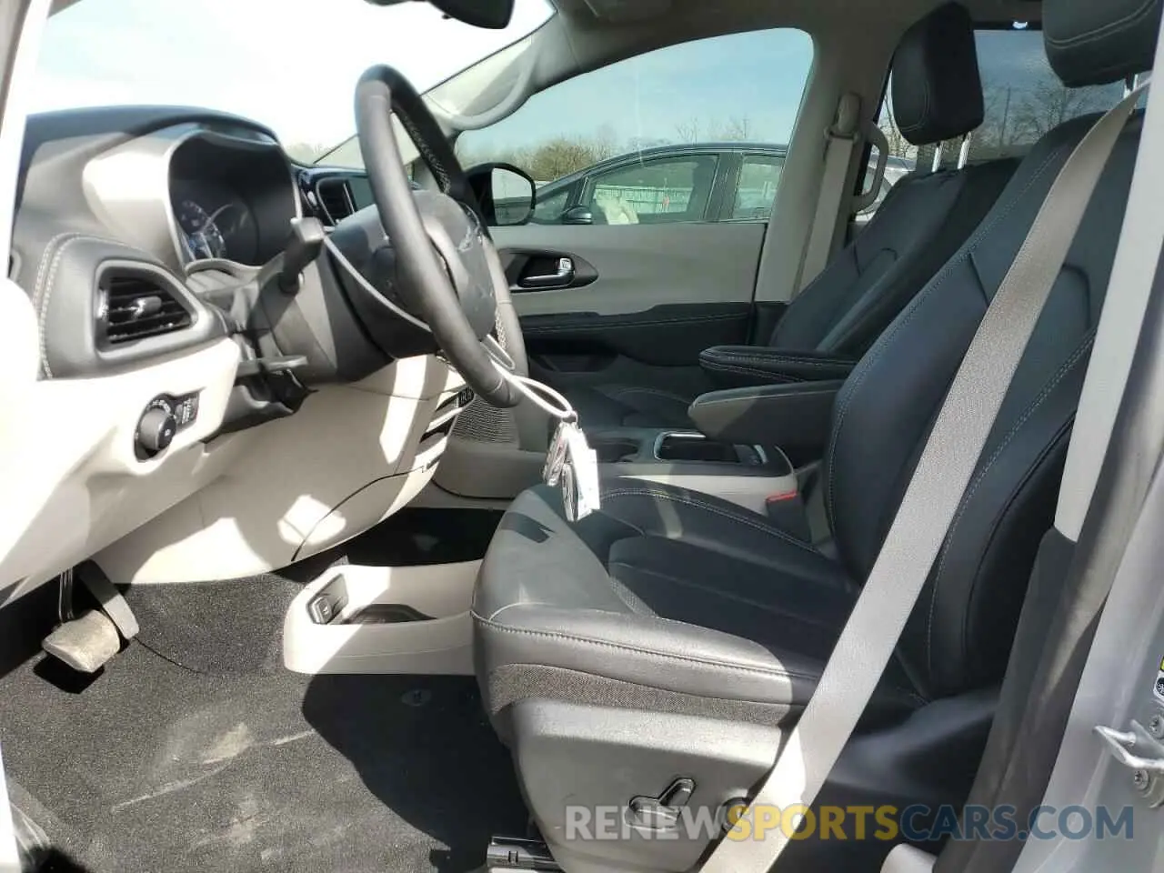 7 Photograph of a damaged car 2C4RC1BG4RR178897 CHRYSLER PACIFICA 2024