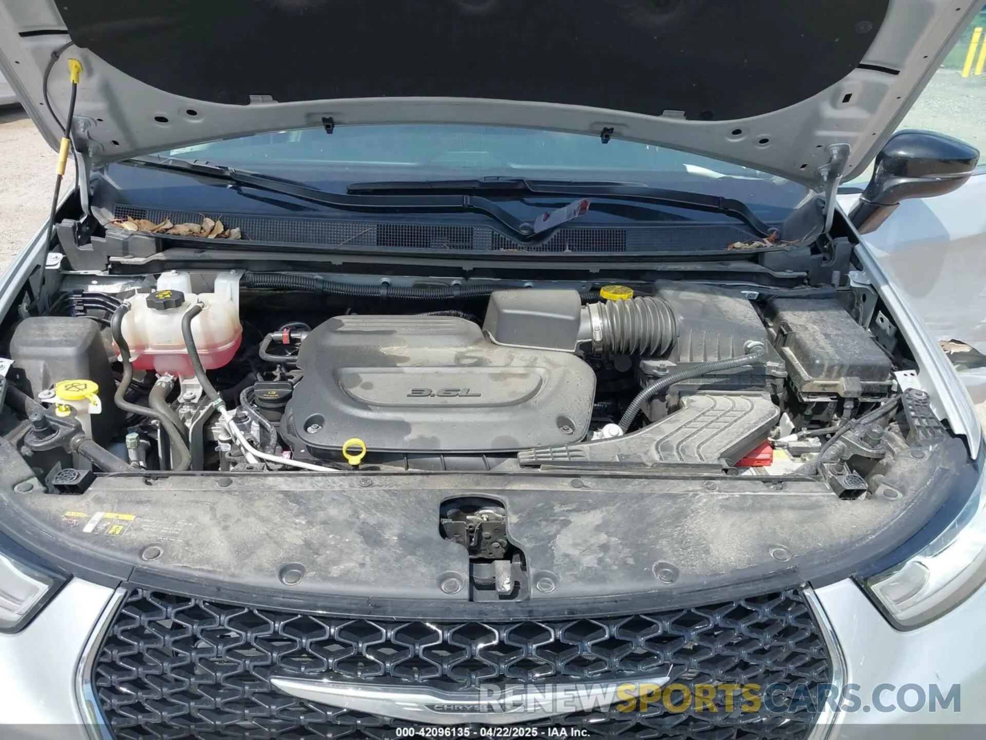 10 Photograph of a damaged car 2C4RC1BG5RR132205 CHRYSLER PACIFICA 2024