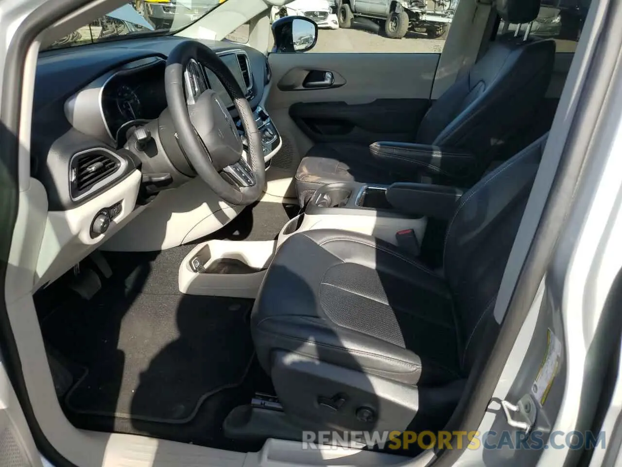 7 Photograph of a damaged car 2C4RC1BG5RR147092 CHRYSLER PACIFICA 2024