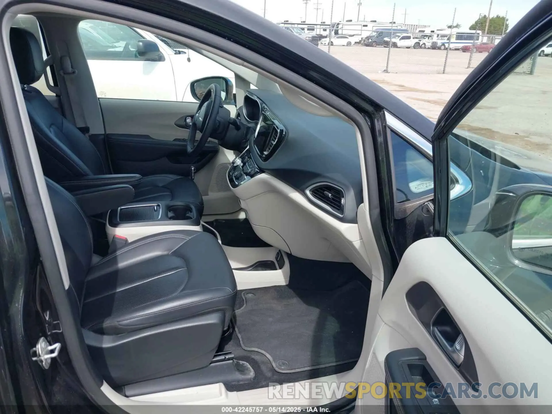 5 Photograph of a damaged car 2C4RC1BG6RR101545 CHRYSLER PACIFICA 2024
