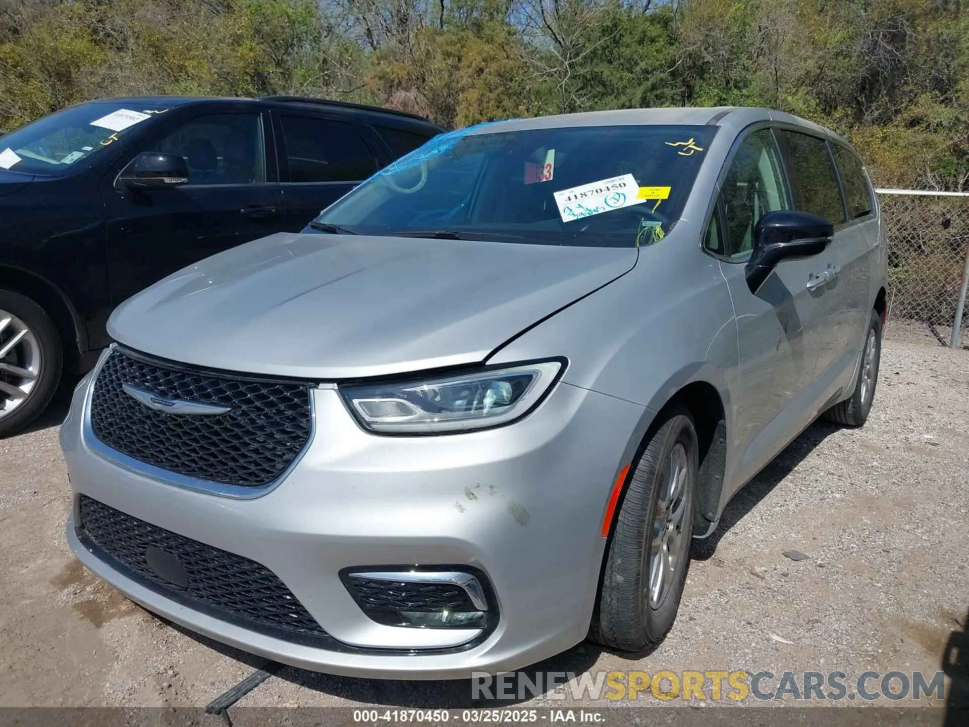 2 Photograph of a damaged car 2C4RC1BG6RR139387 CHRYSLER PACIFICA 2024
