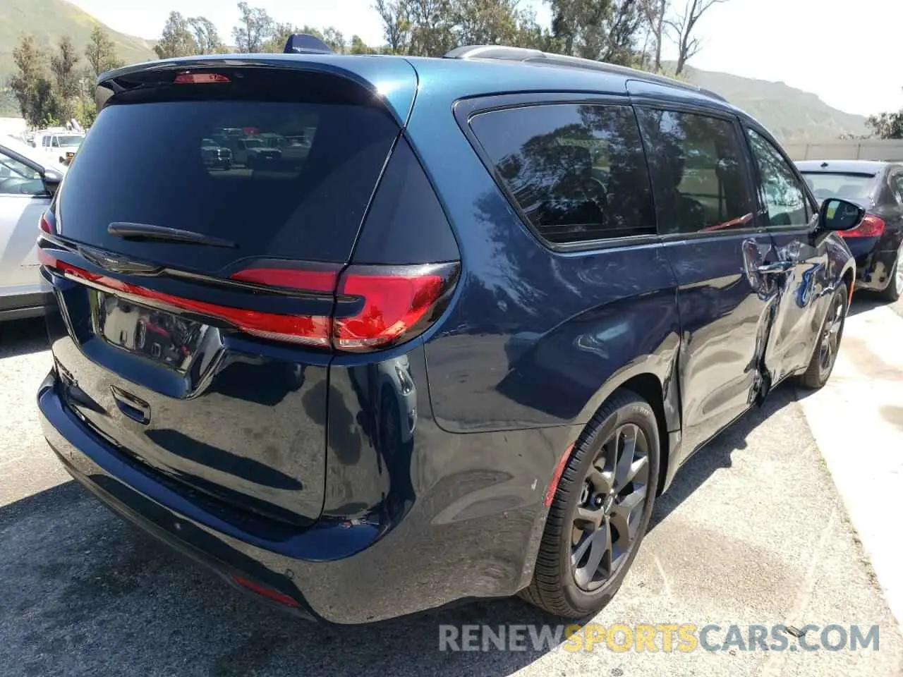 3 Photograph of a damaged car 2C4RC1BG7RR100453 CHRYSLER PACIFICA 2024