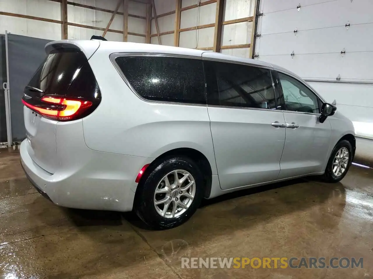 3 Photograph of a damaged car 2C4RC1BG7RR132819 CHRYSLER PACIFICA 2024