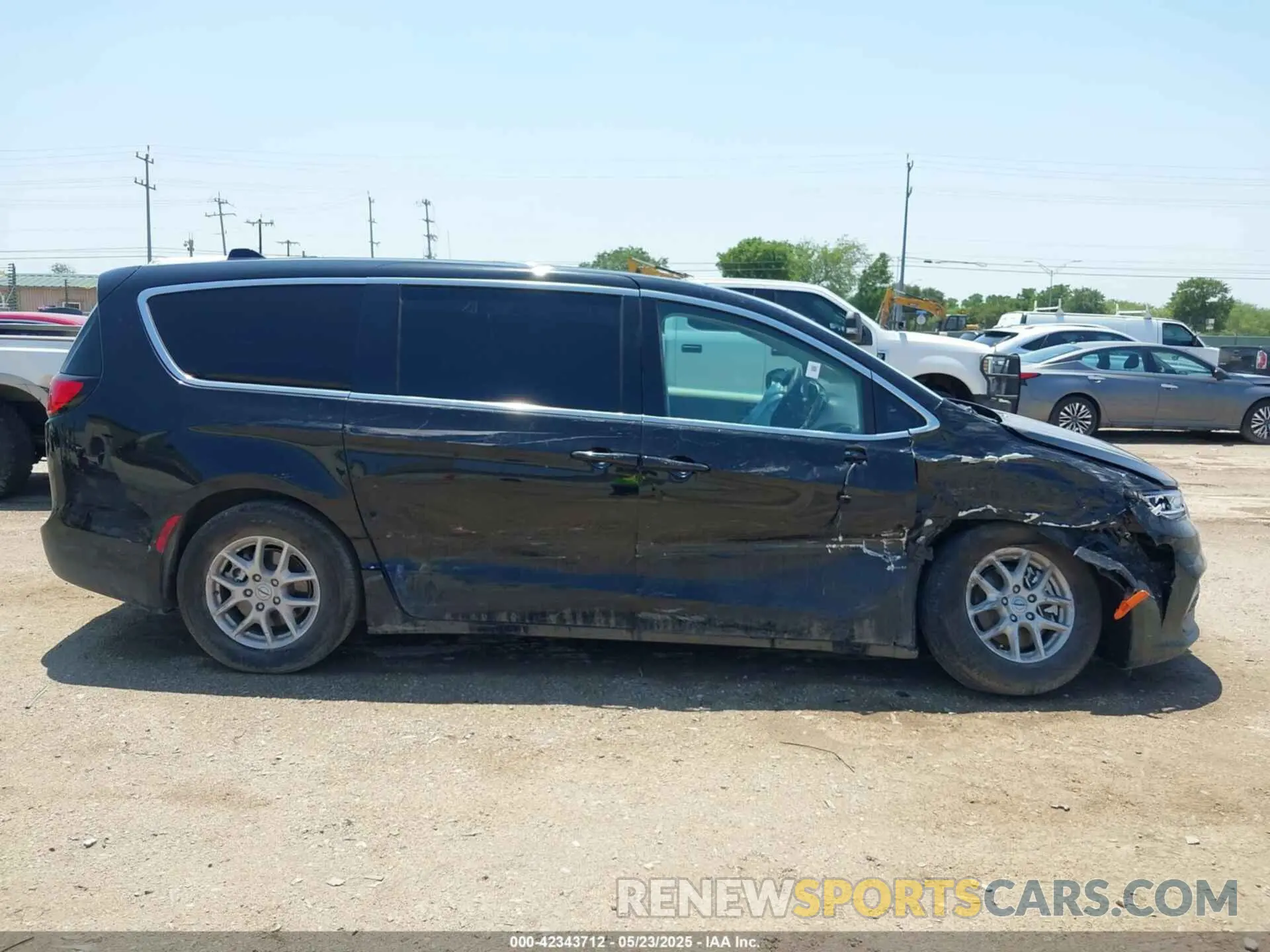 13 Photograph of a damaged car 2C4RC1BG7RR136417 CHRYSLER PACIFICA 2024