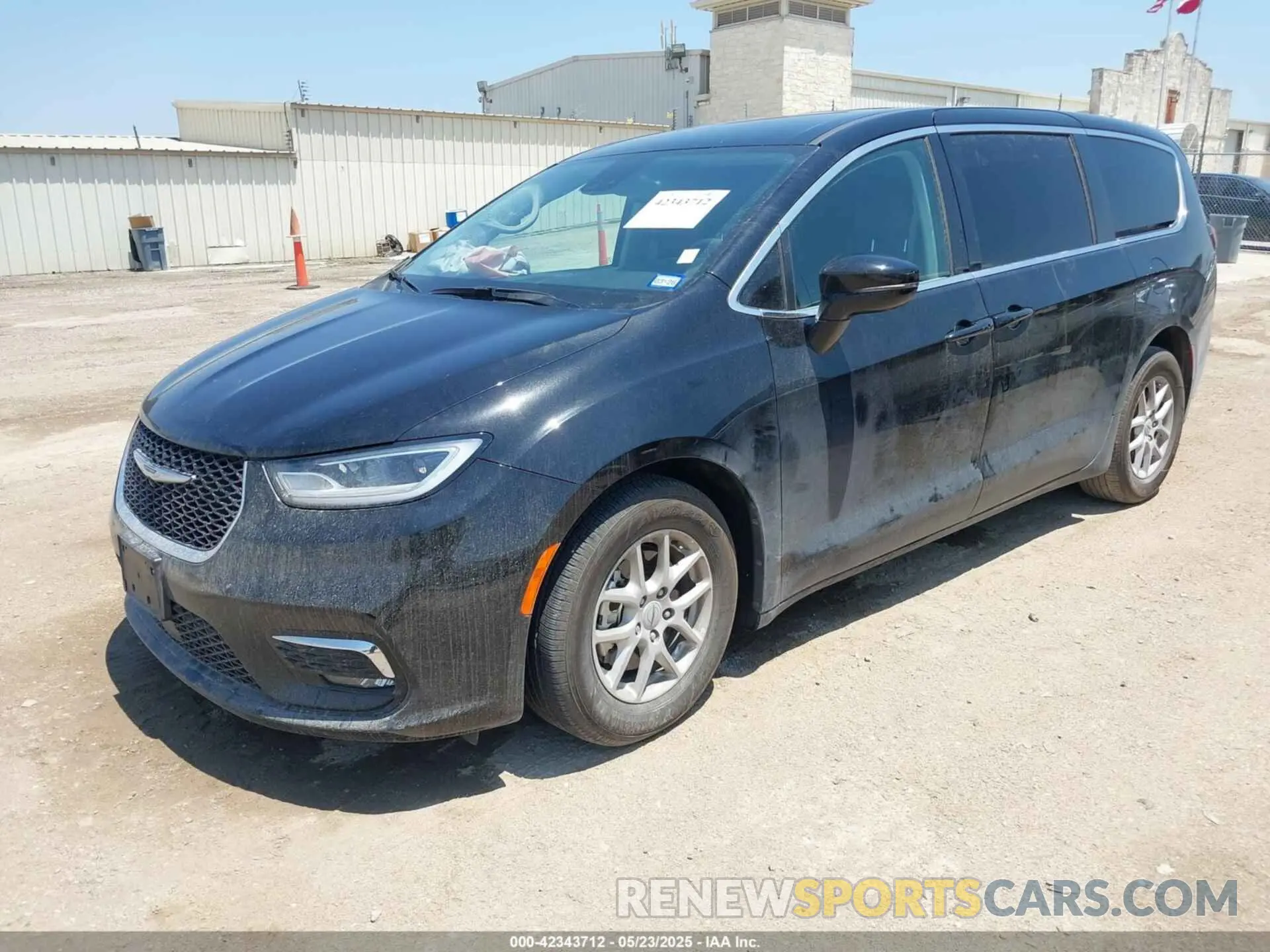 2 Photograph of a damaged car 2C4RC1BG7RR136417 CHRYSLER PACIFICA 2024