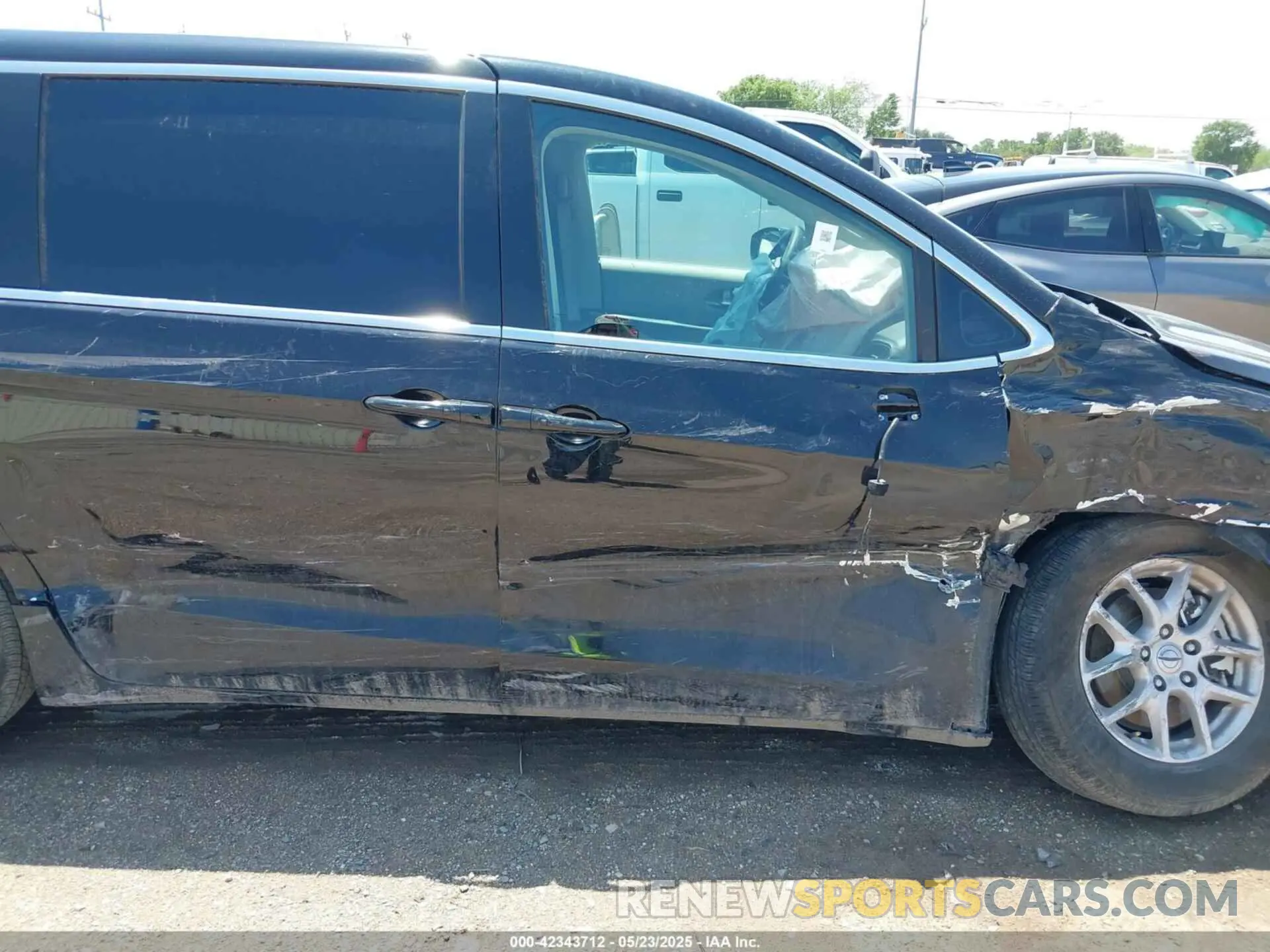 6 Photograph of a damaged car 2C4RC1BG7RR136417 CHRYSLER PACIFICA 2024