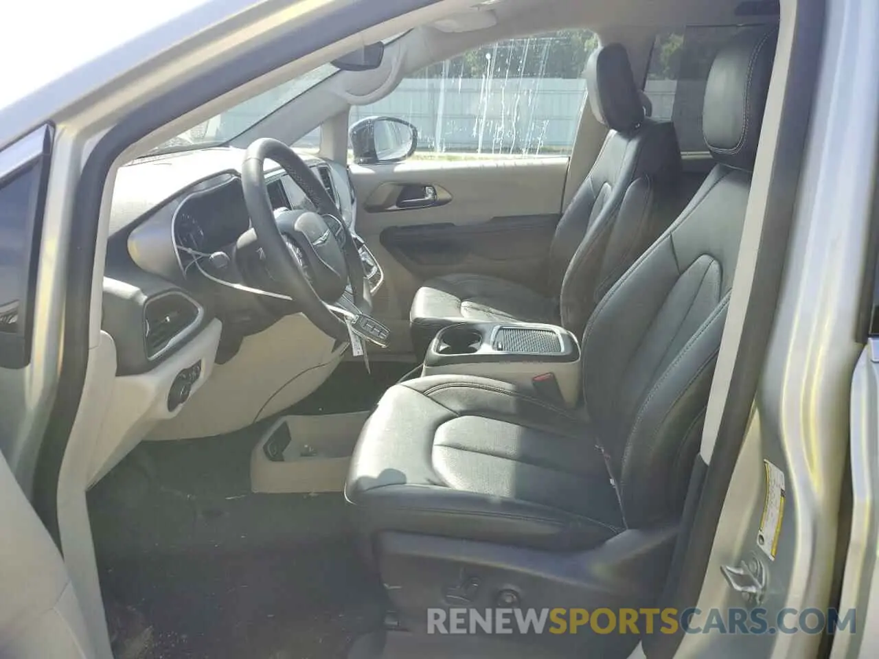7 Photograph of a damaged car 2C4RC1BG7RR172236 CHRYSLER PACIFICA 2024