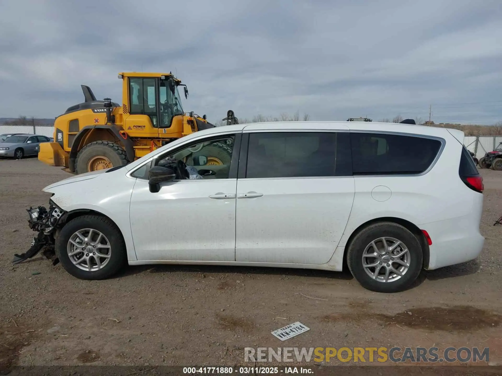 14 Photograph of a damaged car 2C4RC1BG7RR182975 CHRYSLER PACIFICA 2024