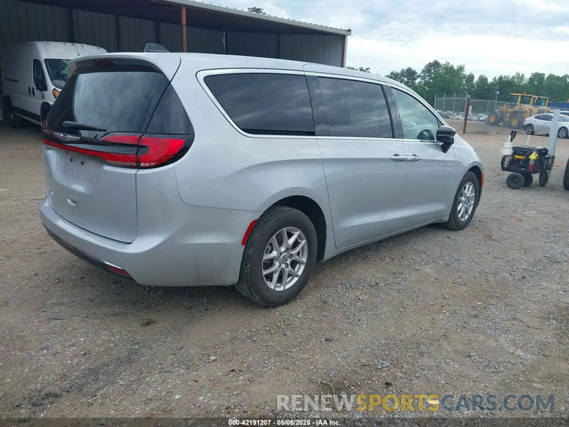4 Photograph of a damaged car 2C4RC1BG8RR132876 CHRYSLER PACIFICA 2024