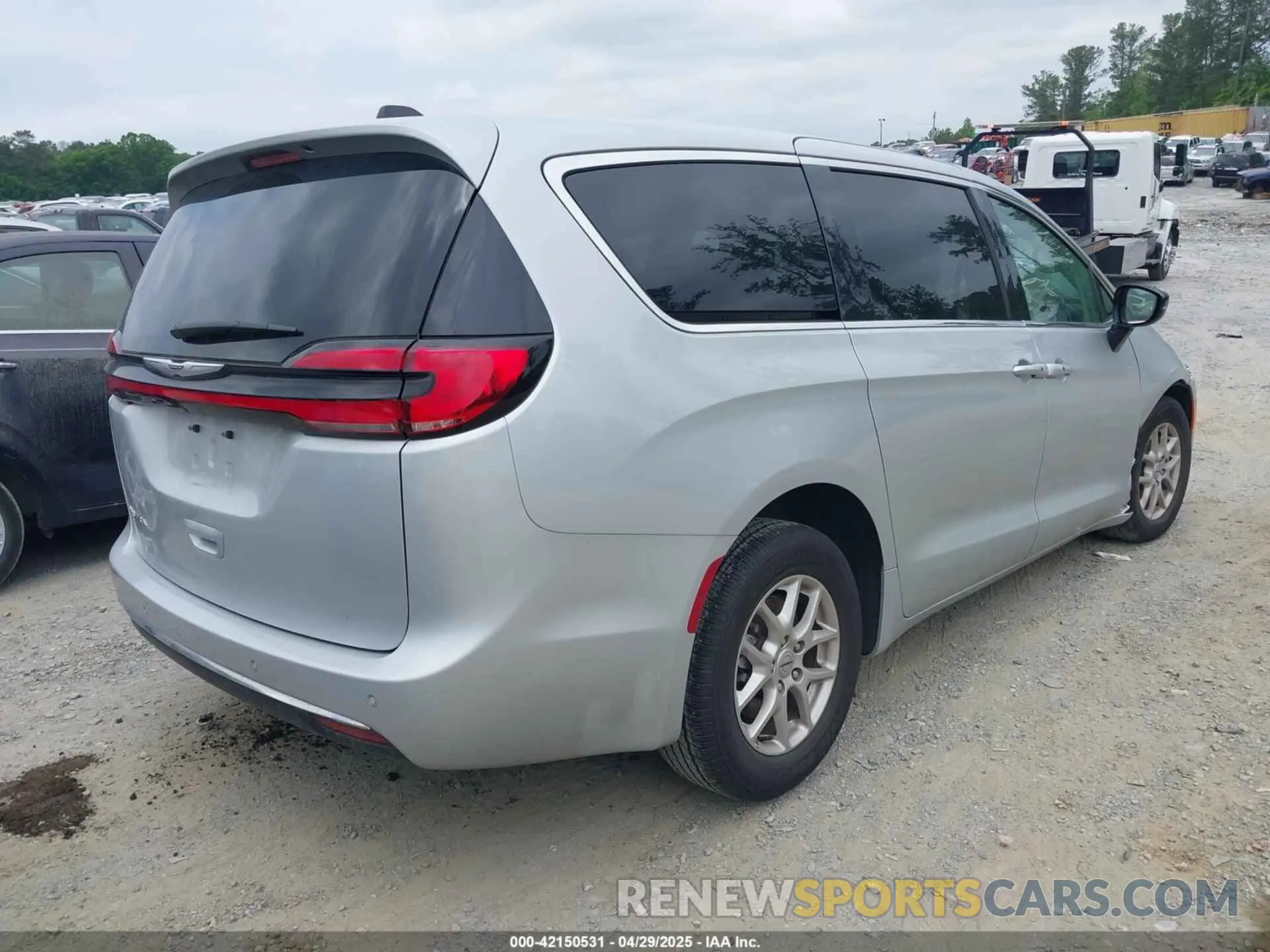 4 Photograph of a damaged car 2C4RC1BG8RR139066 CHRYSLER PACIFICA 2024