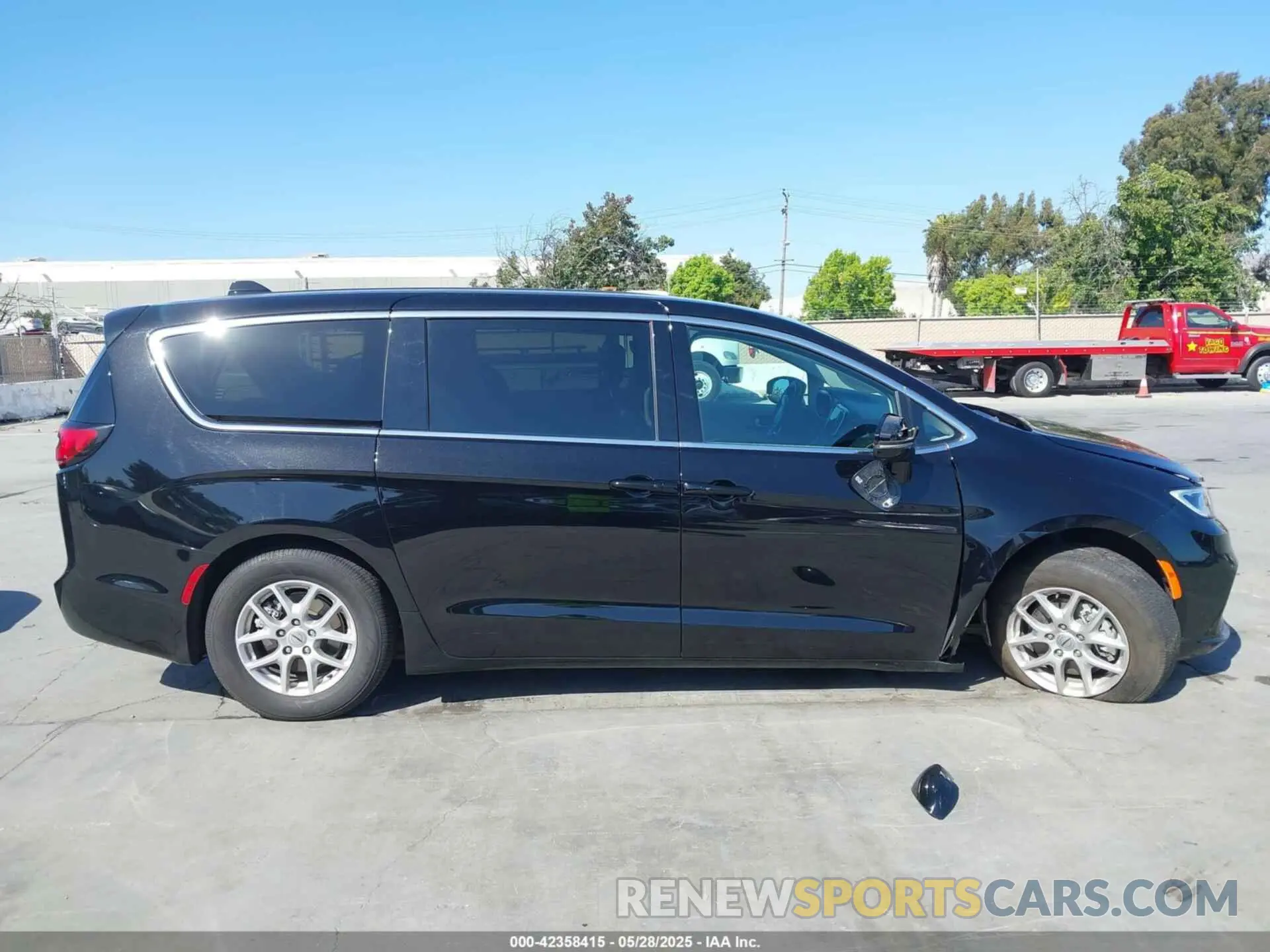 13 Photograph of a damaged car 2C4RC1BG8RR156353 CHRYSLER PACIFICA 2024