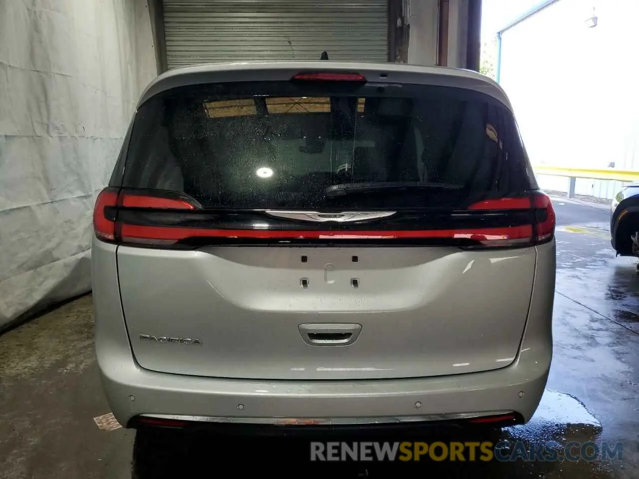 6 Photograph of a damaged car 2C4RC1BG8RR163044 CHRYSLER PACIFICA 2024