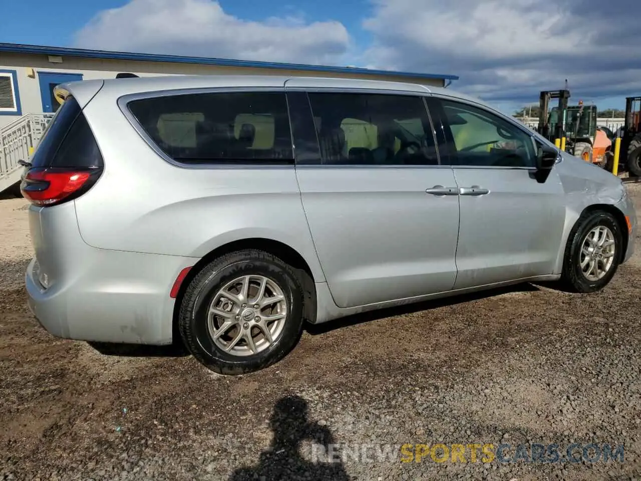 3 Photograph of a damaged car 2C4RC1BG8RR172682 CHRYSLER PACIFICA 2024