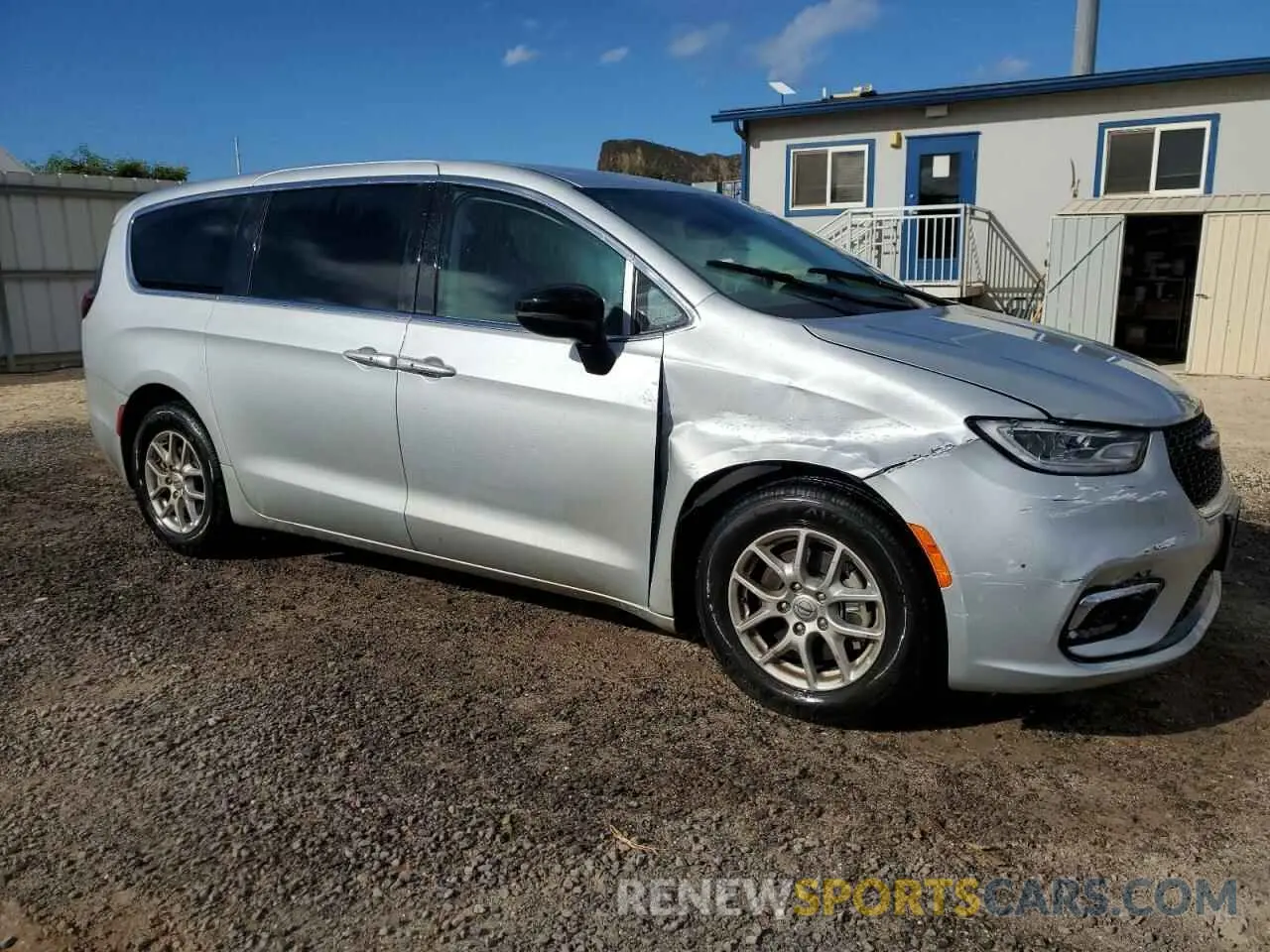 4 Photograph of a damaged car 2C4RC1BG8RR172682 CHRYSLER PACIFICA 2024