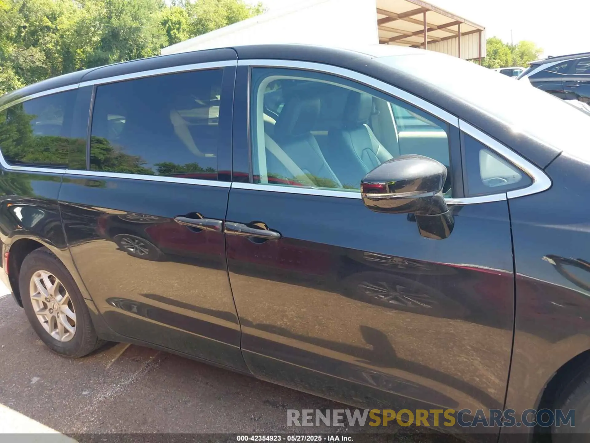 13 Photograph of a damaged car 2C4RC1BG8RR179678 CHRYSLER PACIFICA 2024