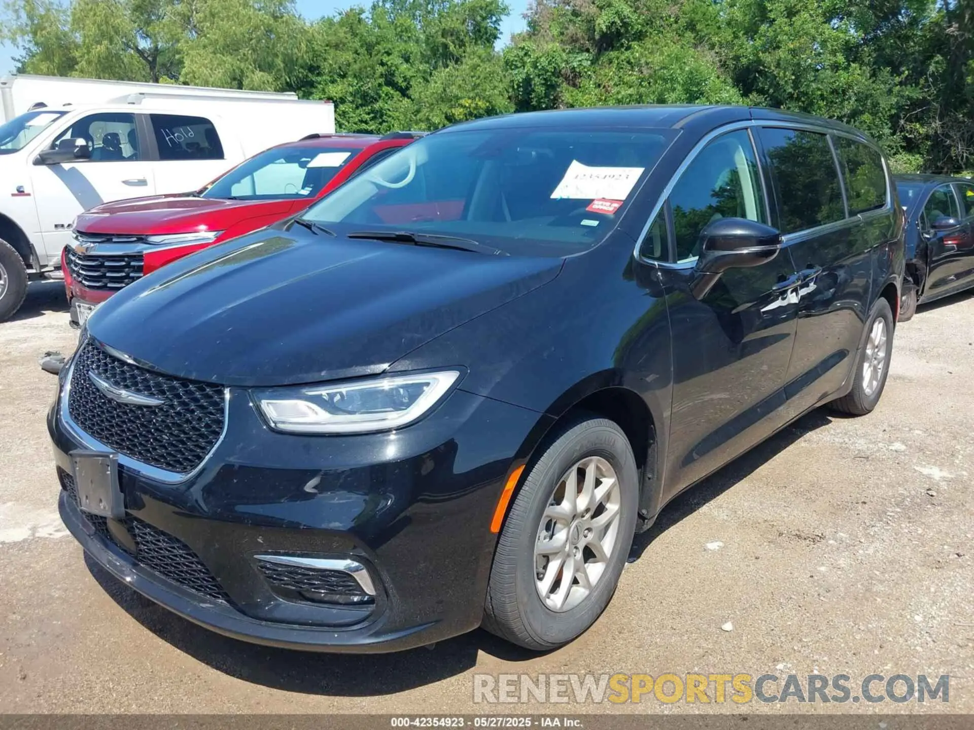 2 Photograph of a damaged car 2C4RC1BG8RR179678 CHRYSLER PACIFICA 2024