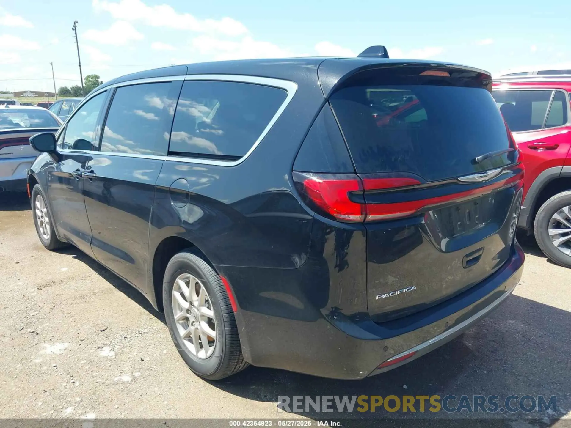 3 Photograph of a damaged car 2C4RC1BG8RR179678 CHRYSLER PACIFICA 2024