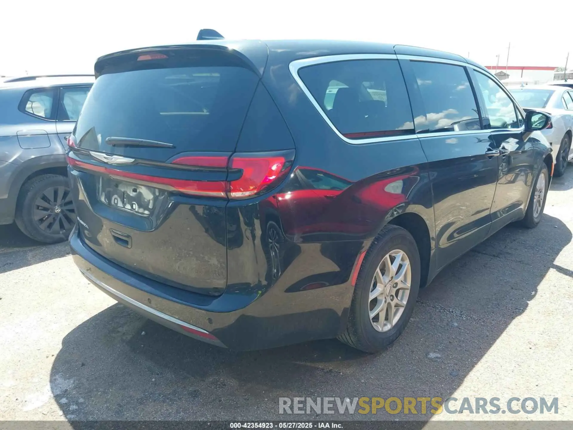 4 Photograph of a damaged car 2C4RC1BG8RR179678 CHRYSLER PACIFICA 2024