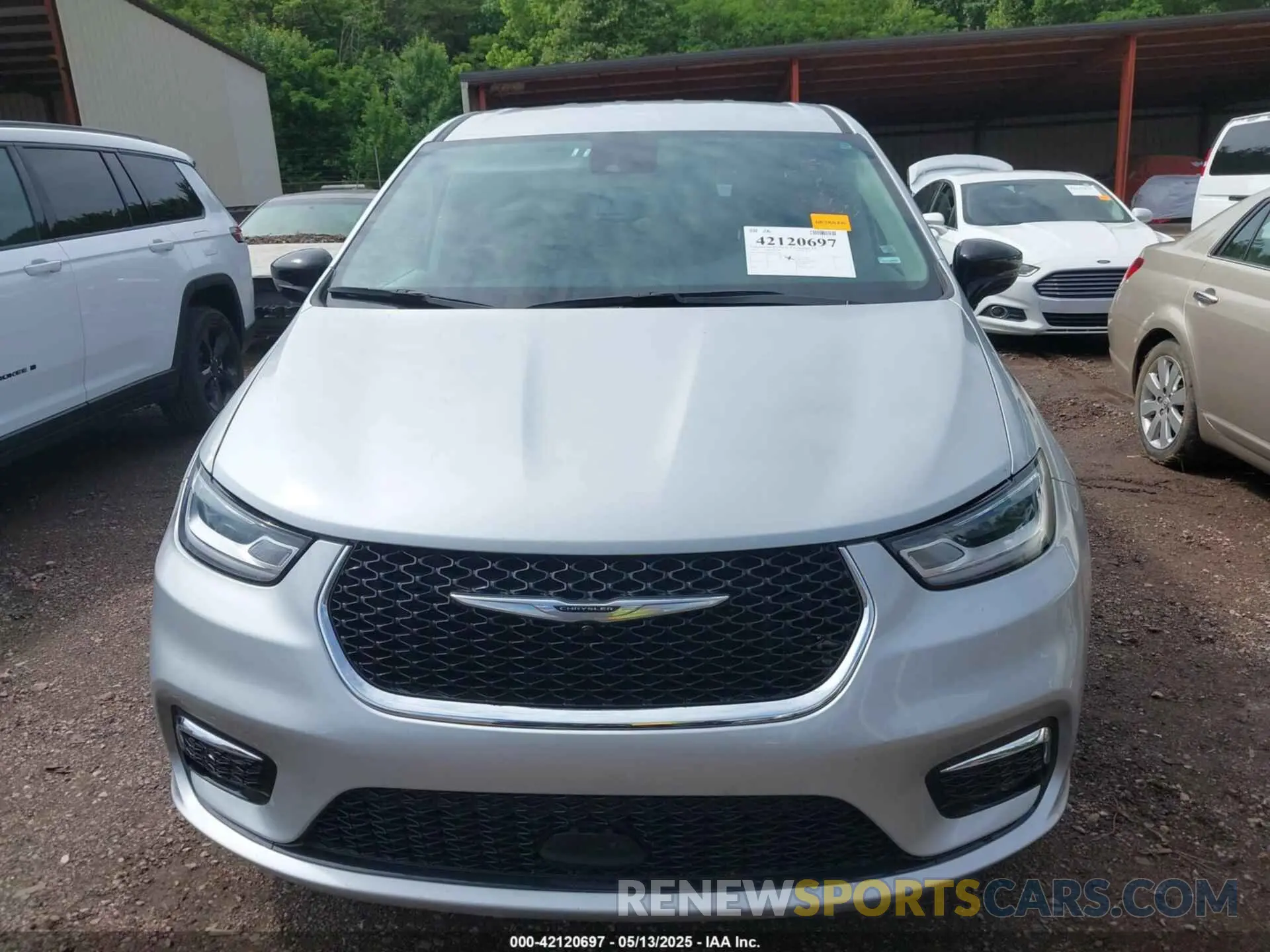12 Photograph of a damaged car 2C4RC1BG9RR129162 CHRYSLER PACIFICA 2024