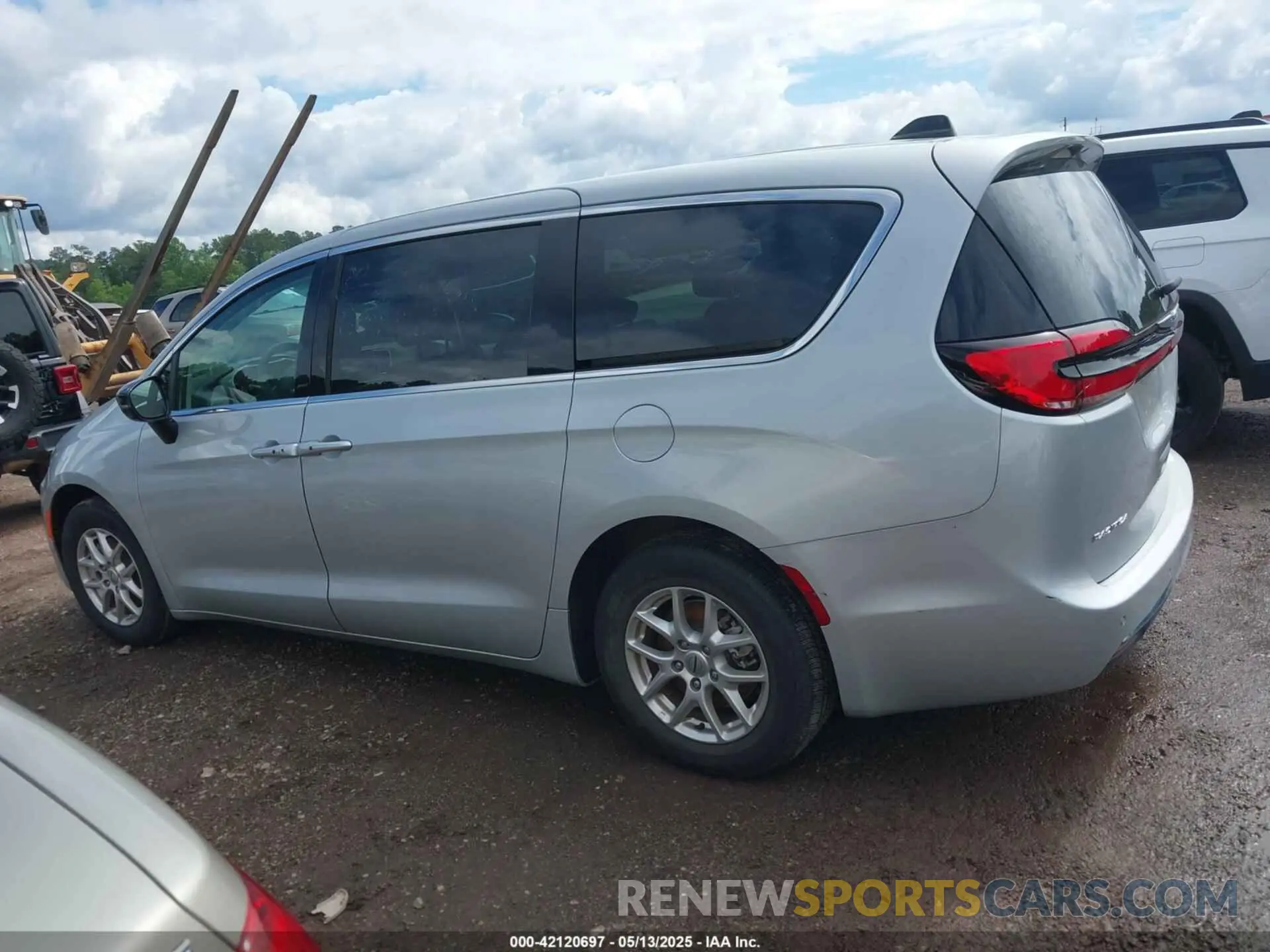 14 Photograph of a damaged car 2C4RC1BG9RR129162 CHRYSLER PACIFICA 2024