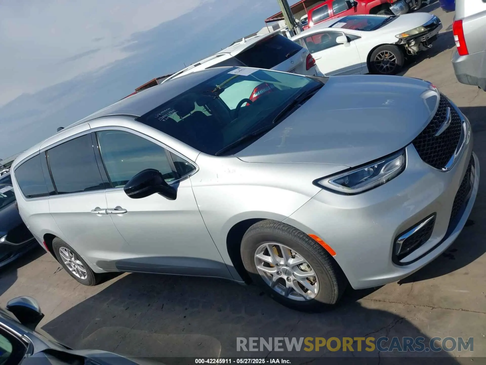13 Photograph of a damaged car 2C4RC1BG9RR132725 CHRYSLER PACIFICA 2024