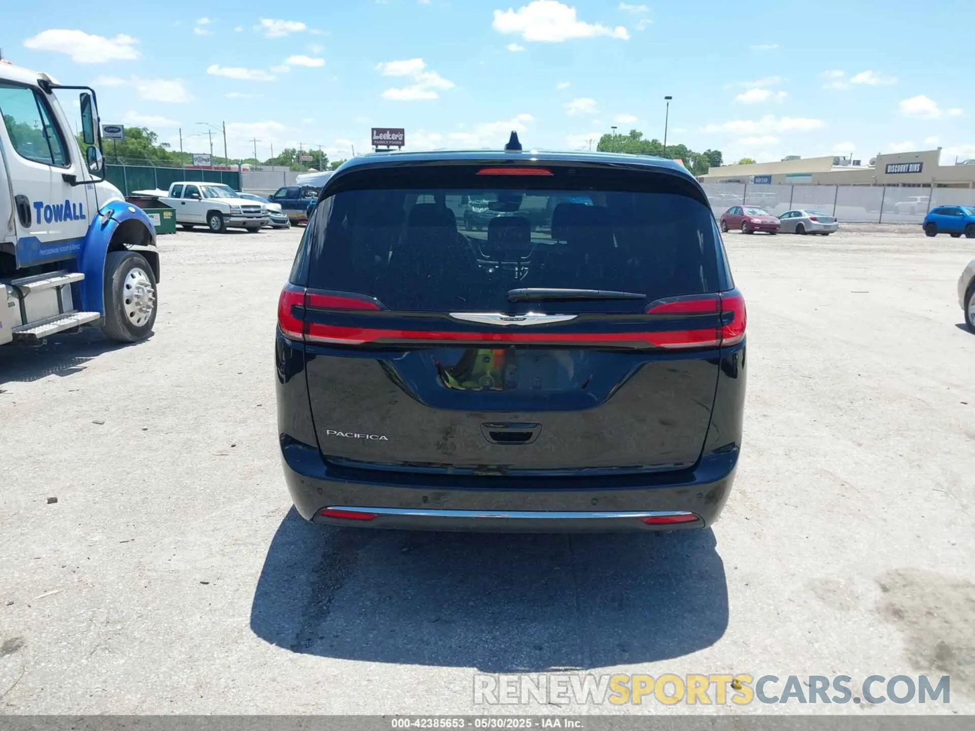16 Photograph of a damaged car 2C4RC1BG9RR148830 CHRYSLER PACIFICA 2024