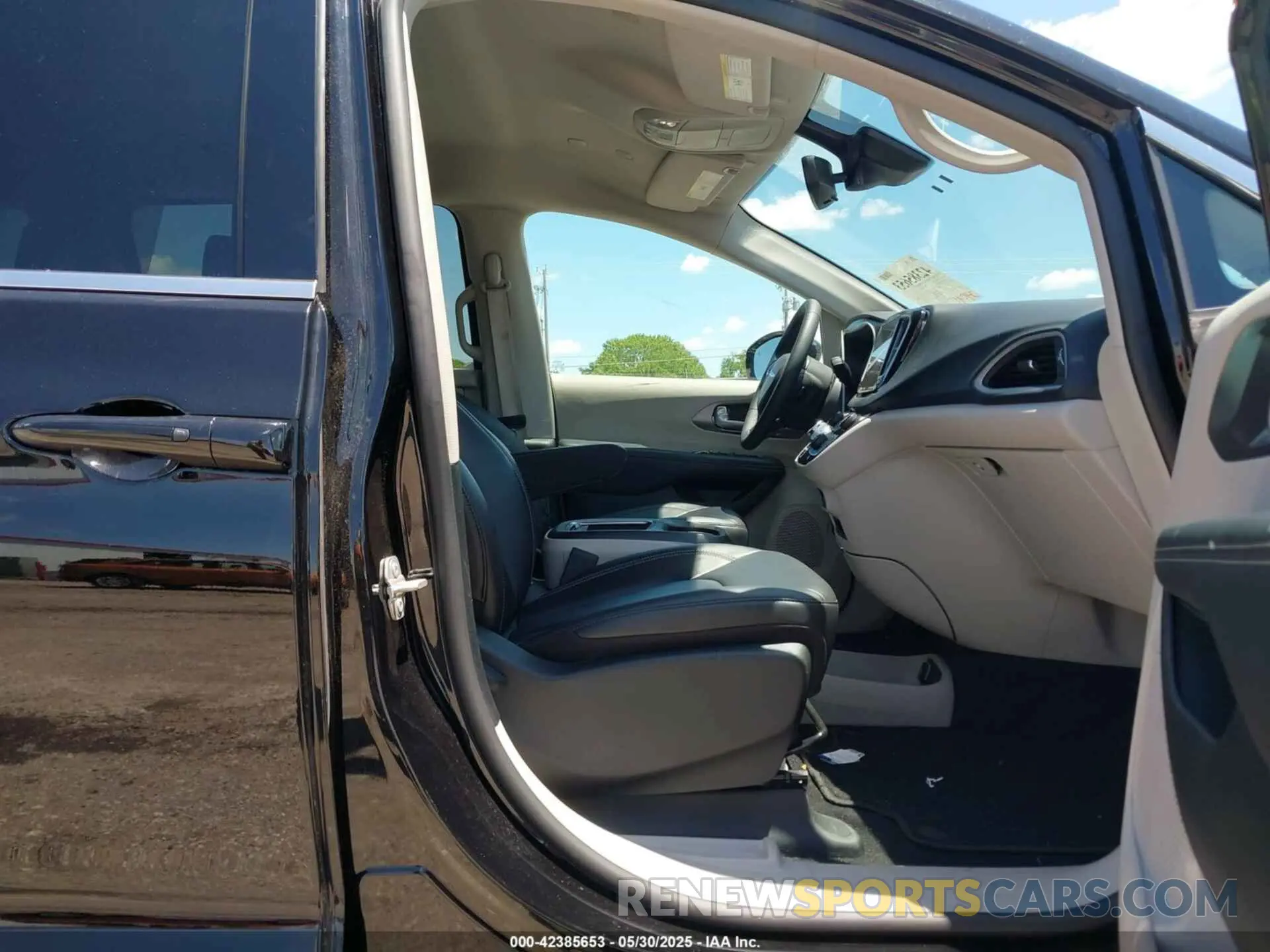 5 Photograph of a damaged car 2C4RC1BG9RR148830 CHRYSLER PACIFICA 2024