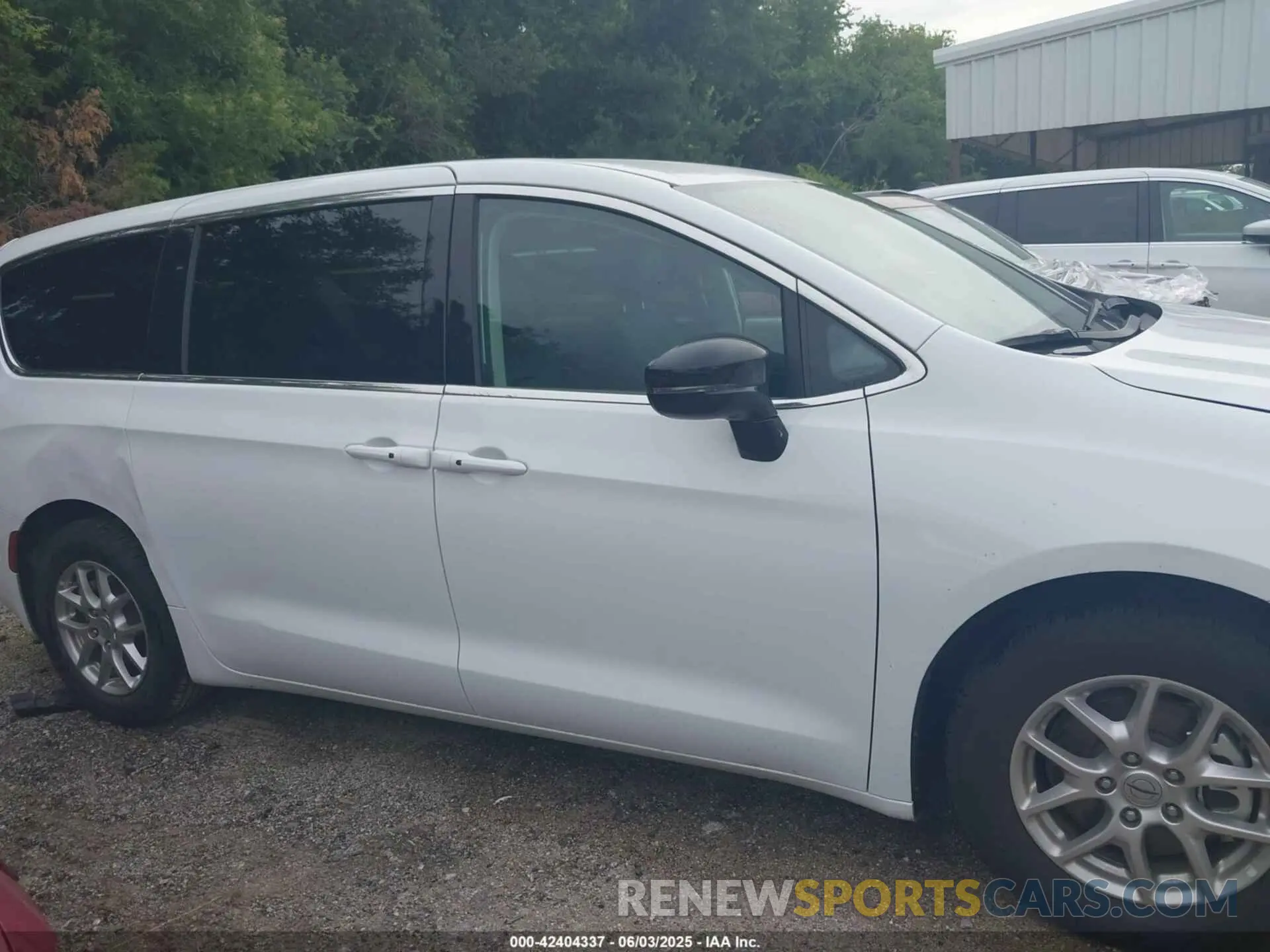 13 Photograph of a damaged car 2C4RC1BG9RR149511 CHRYSLER PACIFICA 2024