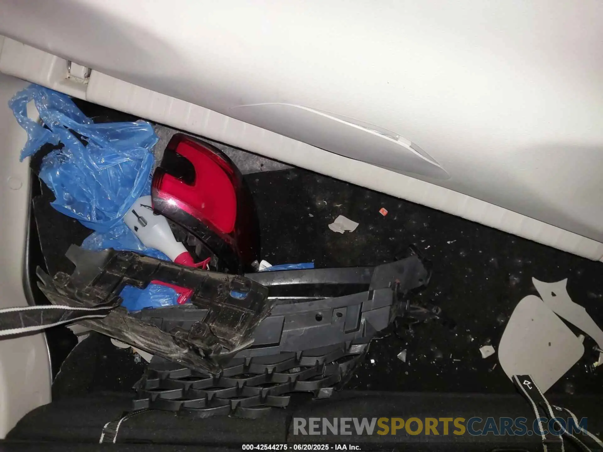 11 Photograph of a damaged car 2C4RC1BG9RR172836 CHRYSLER PACIFICA 2024