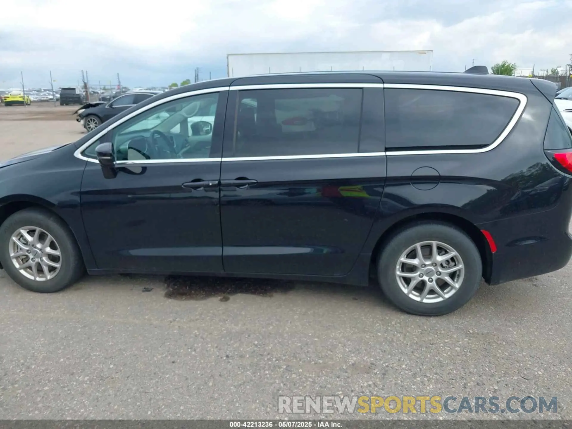 14 Photograph of a damaged car 2C4RC1BGXRR135925 CHRYSLER PACIFICA 2024