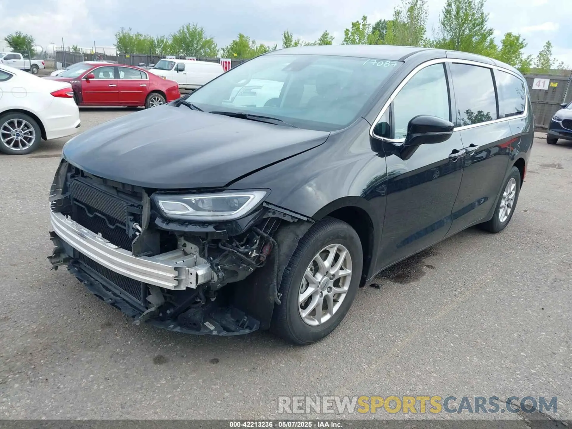 2 Photograph of a damaged car 2C4RC1BGXRR135925 CHRYSLER PACIFICA 2024