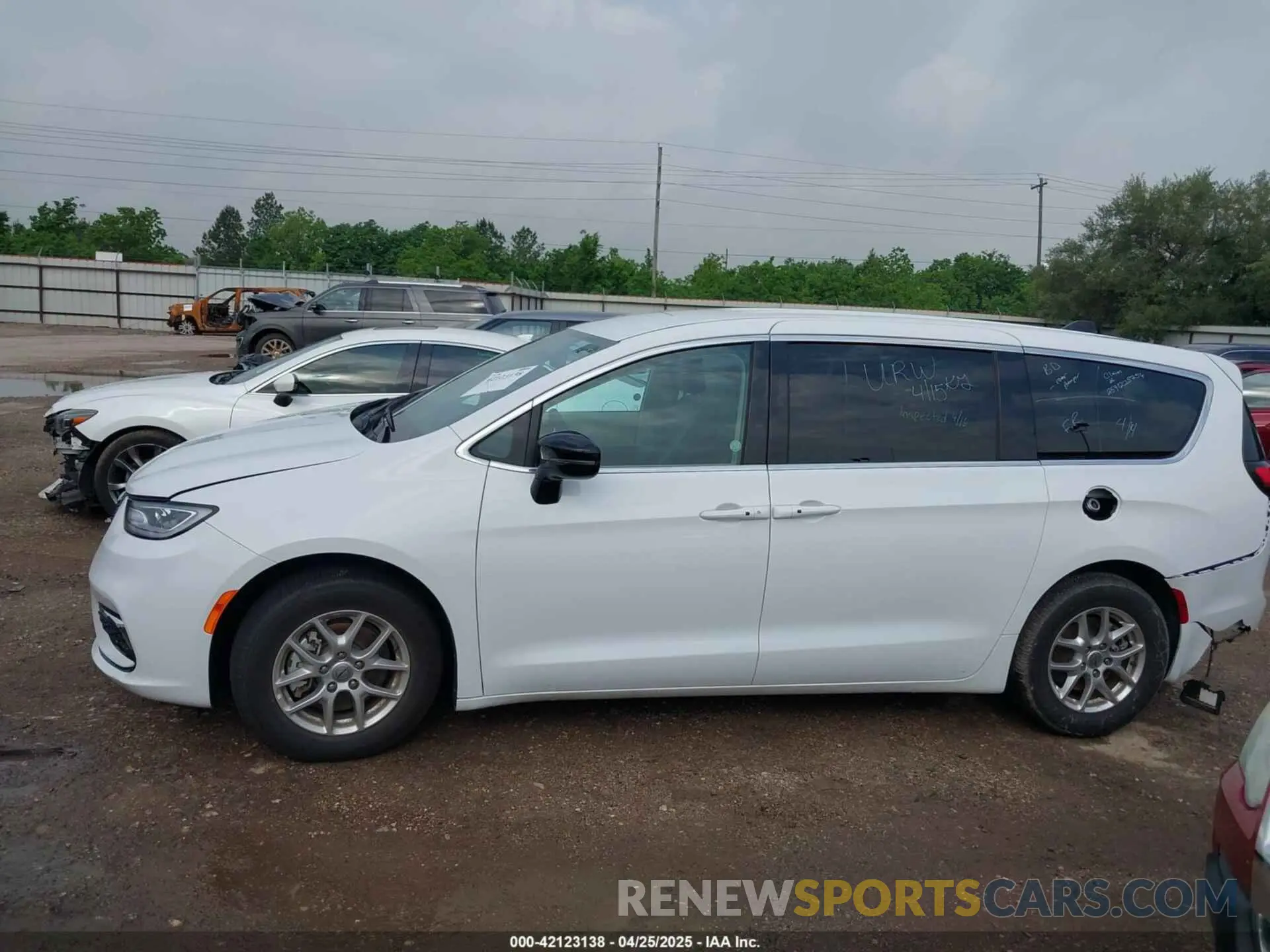 14 Photograph of a damaged car 2C4RC1BGXRR145399 CHRYSLER PACIFICA 2024