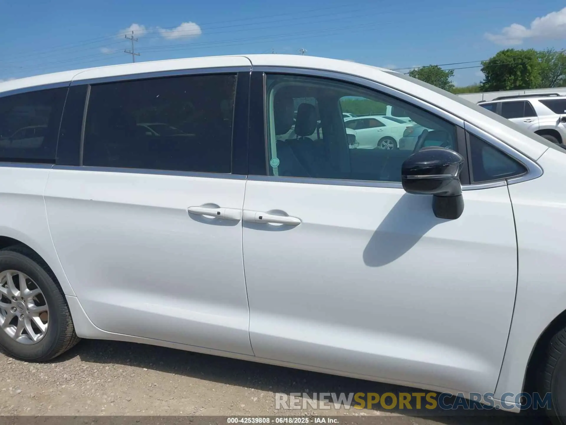 13 Photograph of a damaged car 2C4RC1BGXRR145550 CHRYSLER PACIFICA 2024