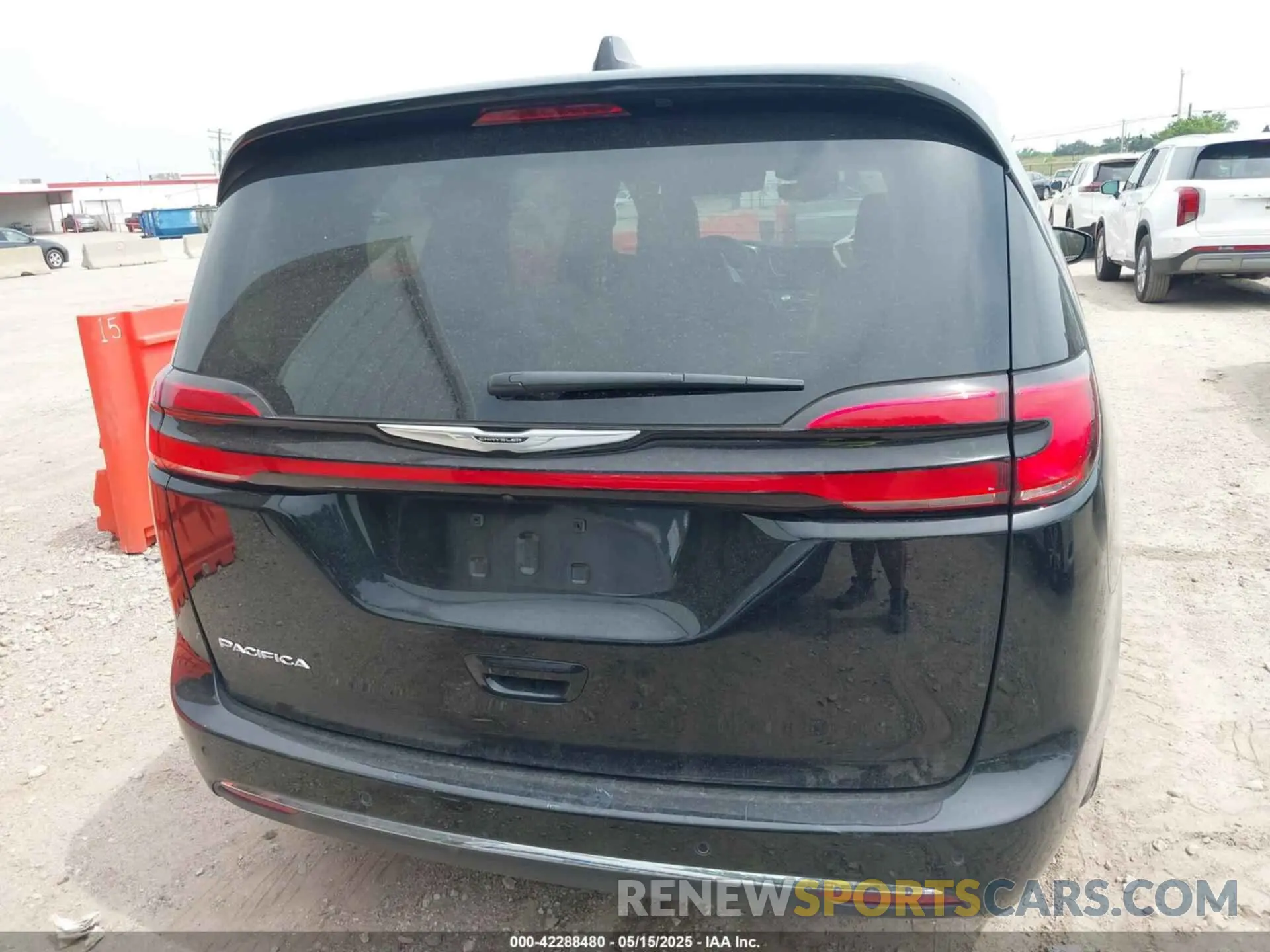 15 Photograph of a damaged car 2C4RC1BGXRR151574 CHRYSLER PACIFICA 2024
