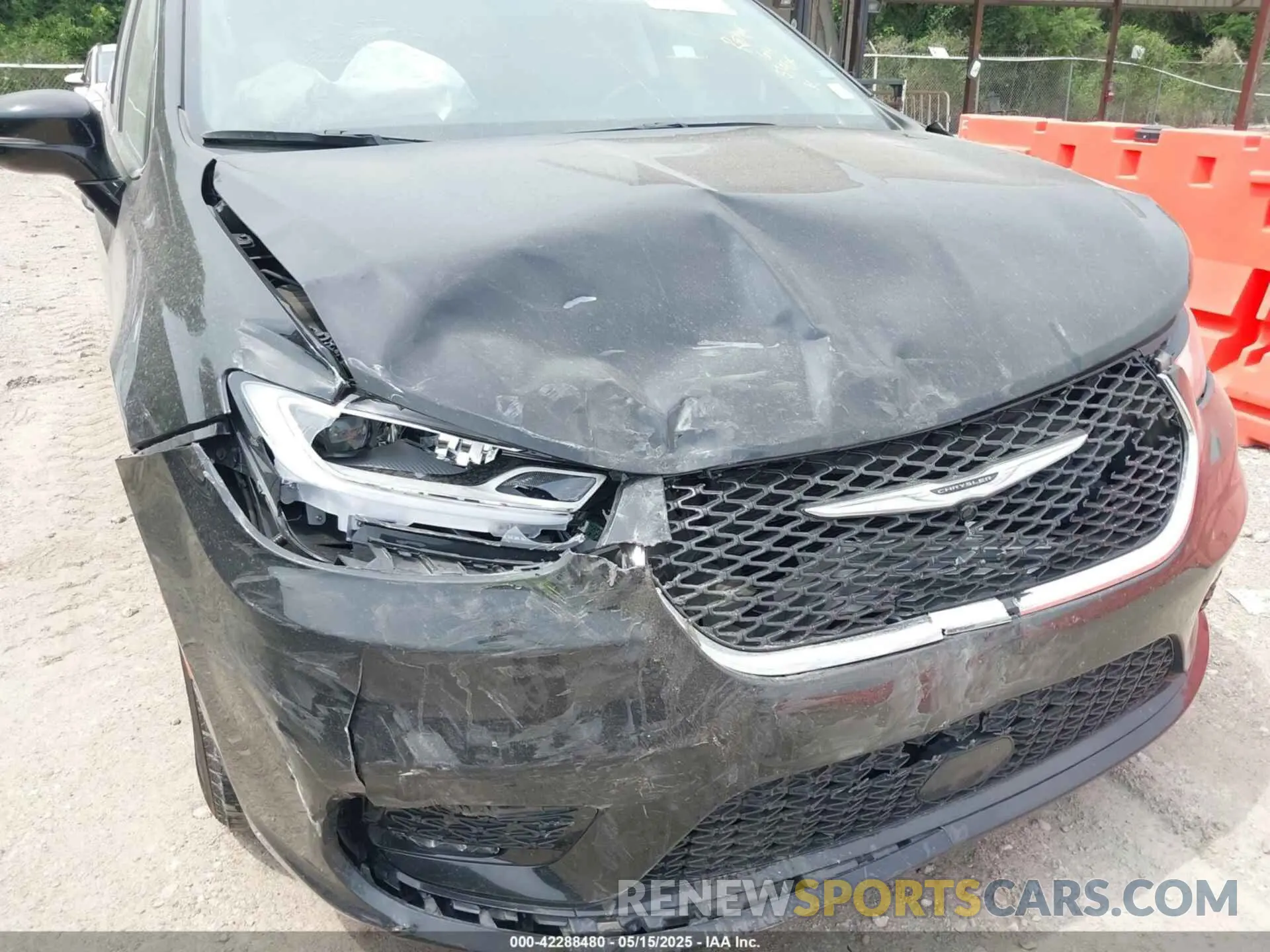 6 Photograph of a damaged car 2C4RC1BGXRR151574 CHRYSLER PACIFICA 2024