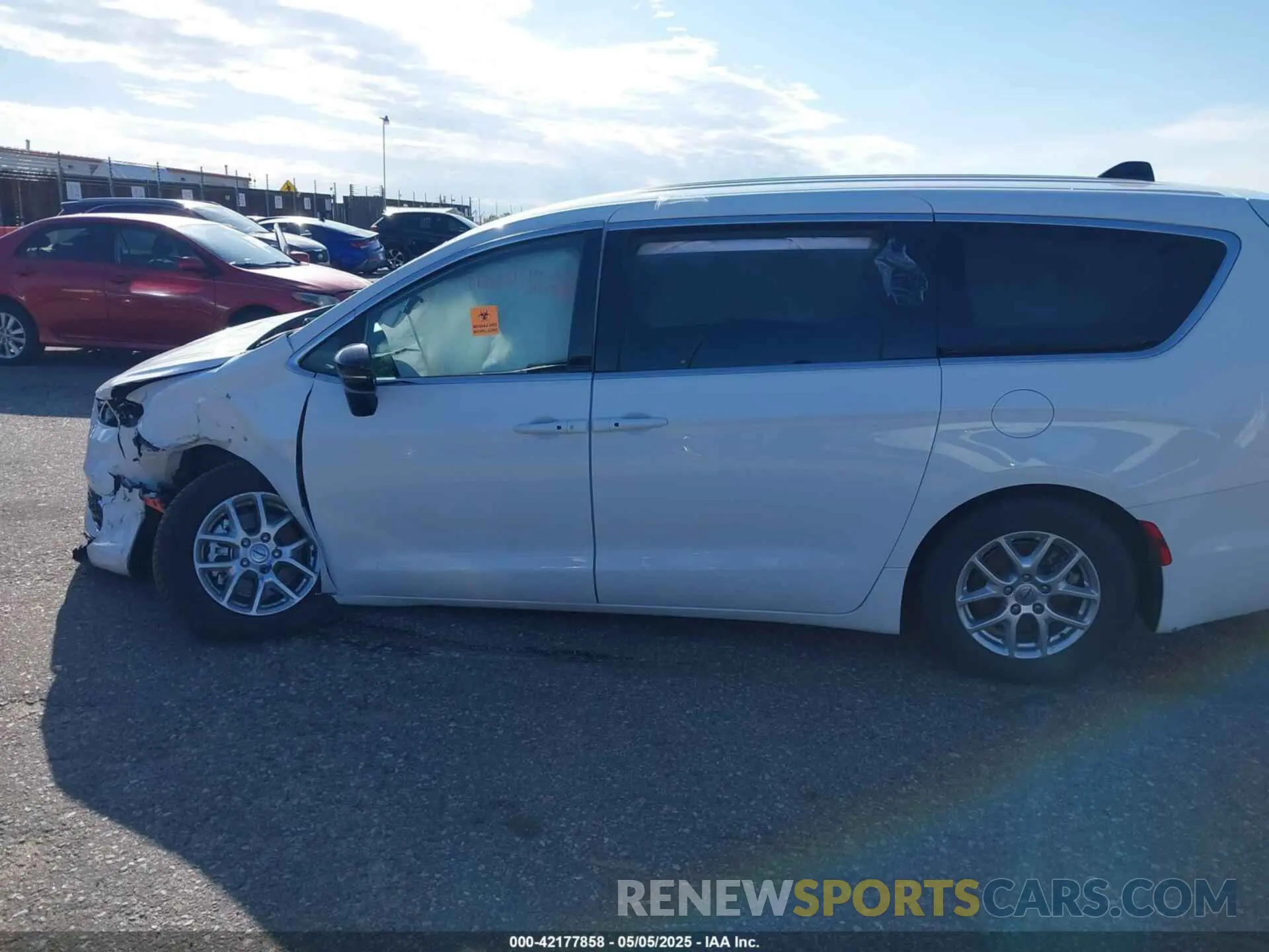14 Photograph of a damaged car 2C4RC1FG3RR144993 CHRYSLER PACIFICA 2024