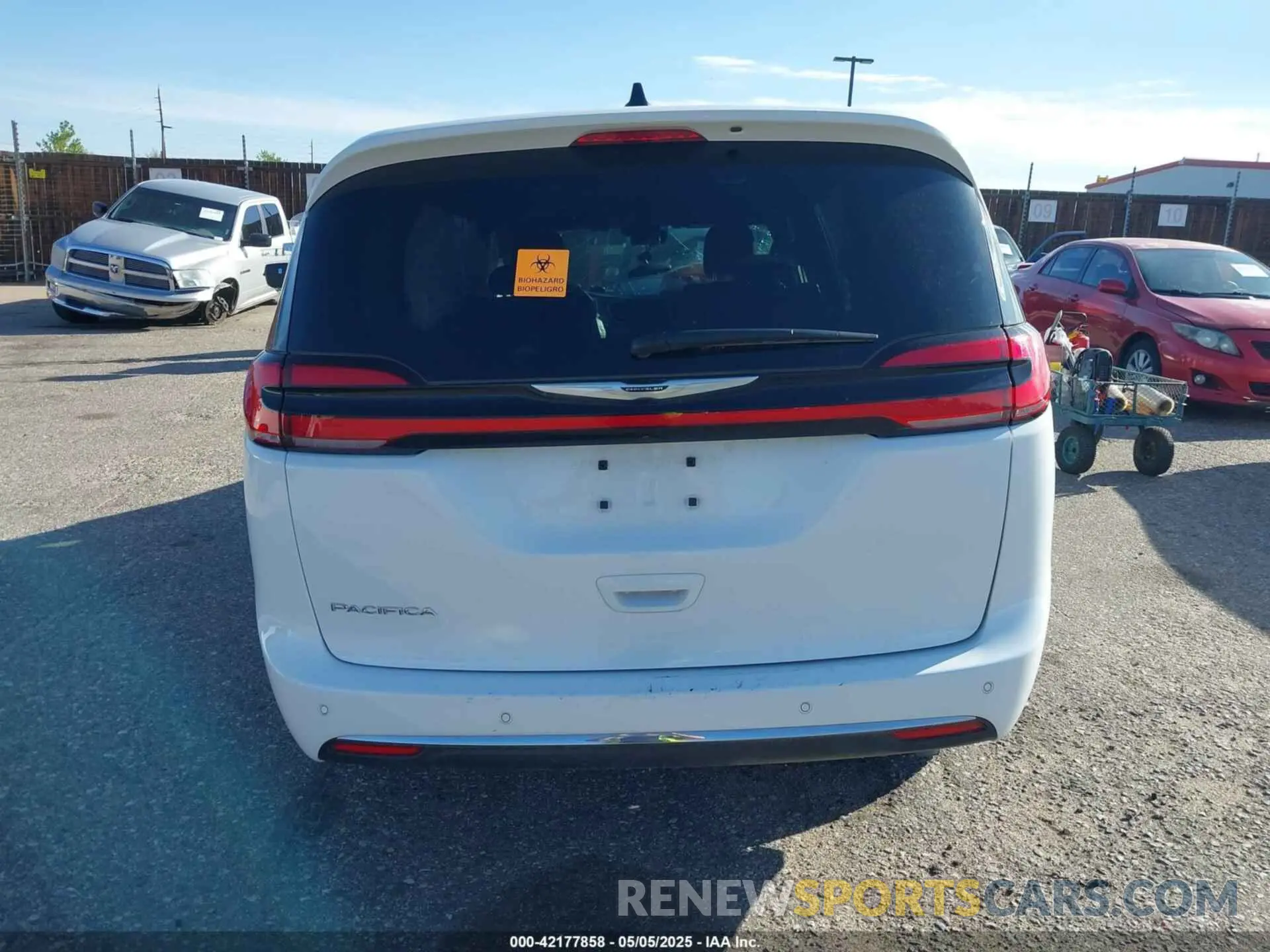 16 Photograph of a damaged car 2C4RC1FG3RR144993 CHRYSLER PACIFICA 2024