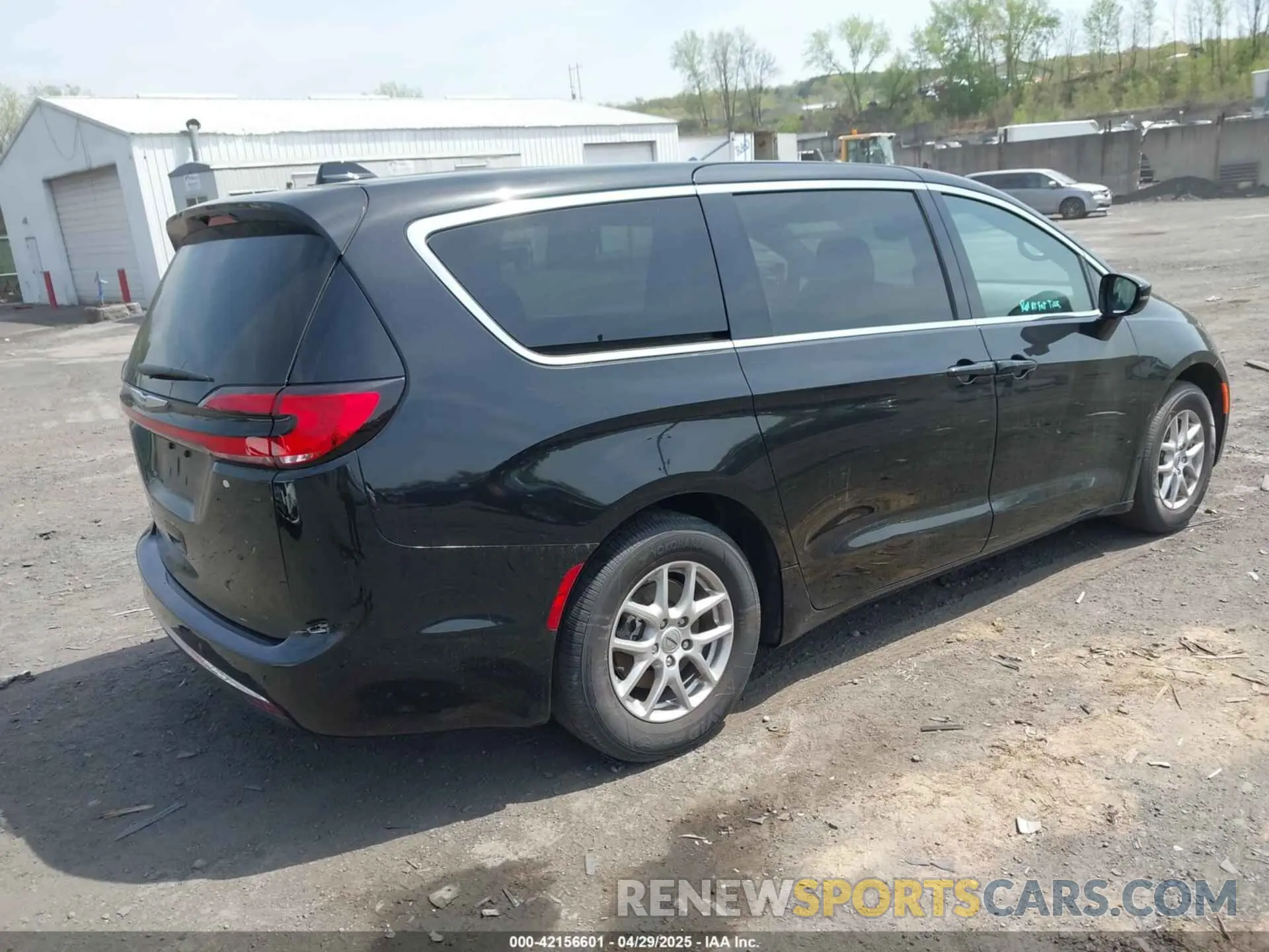 4 Photograph of a damaged car 2C4RC1FG3RR154388 CHRYSLER PACIFICA 2024